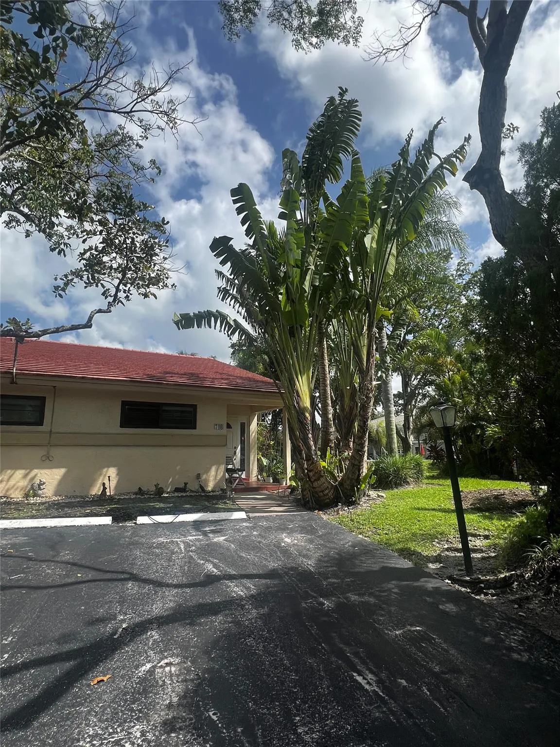 718 SW 88th Ter