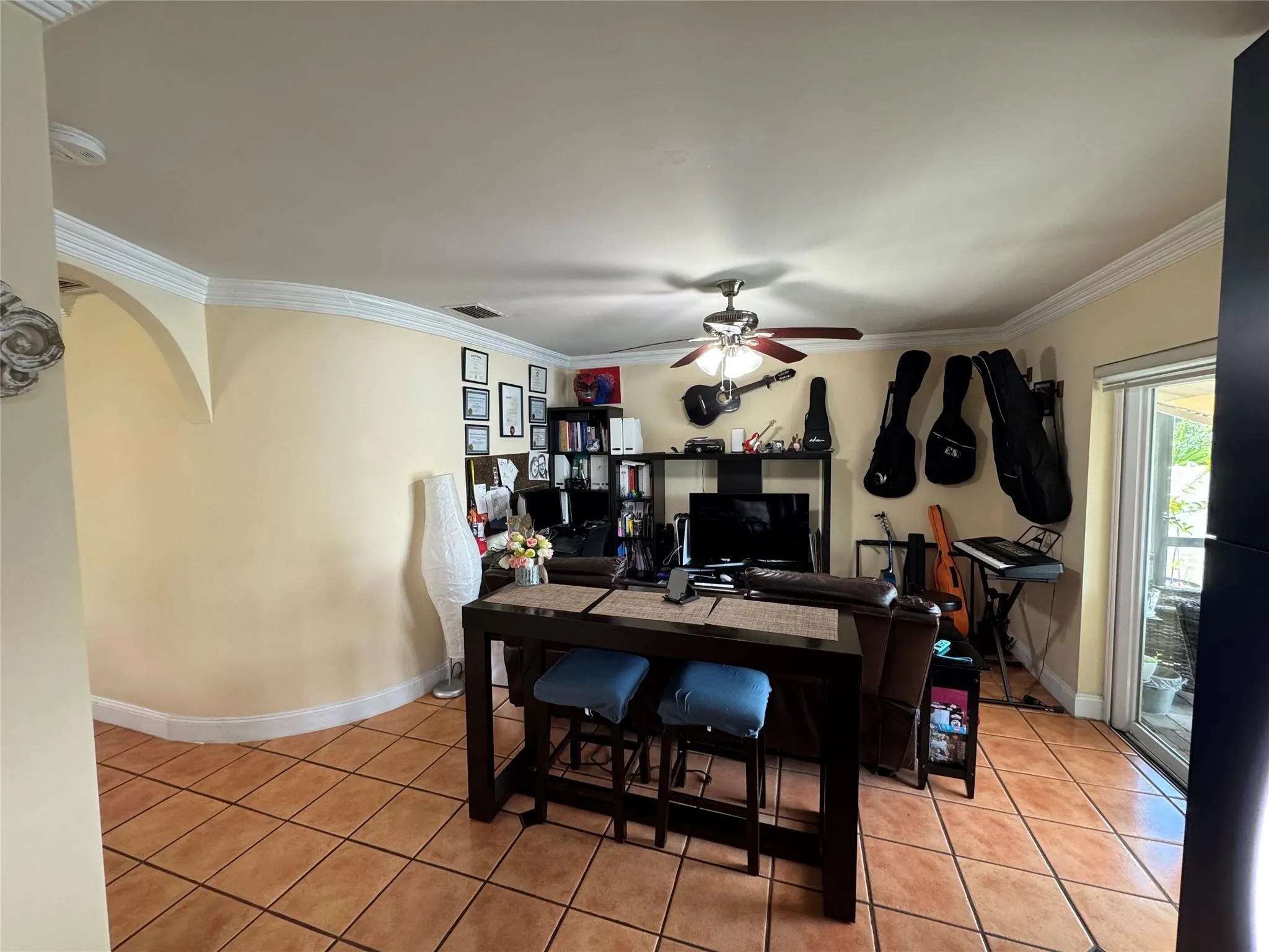 718 SW 88th Ter