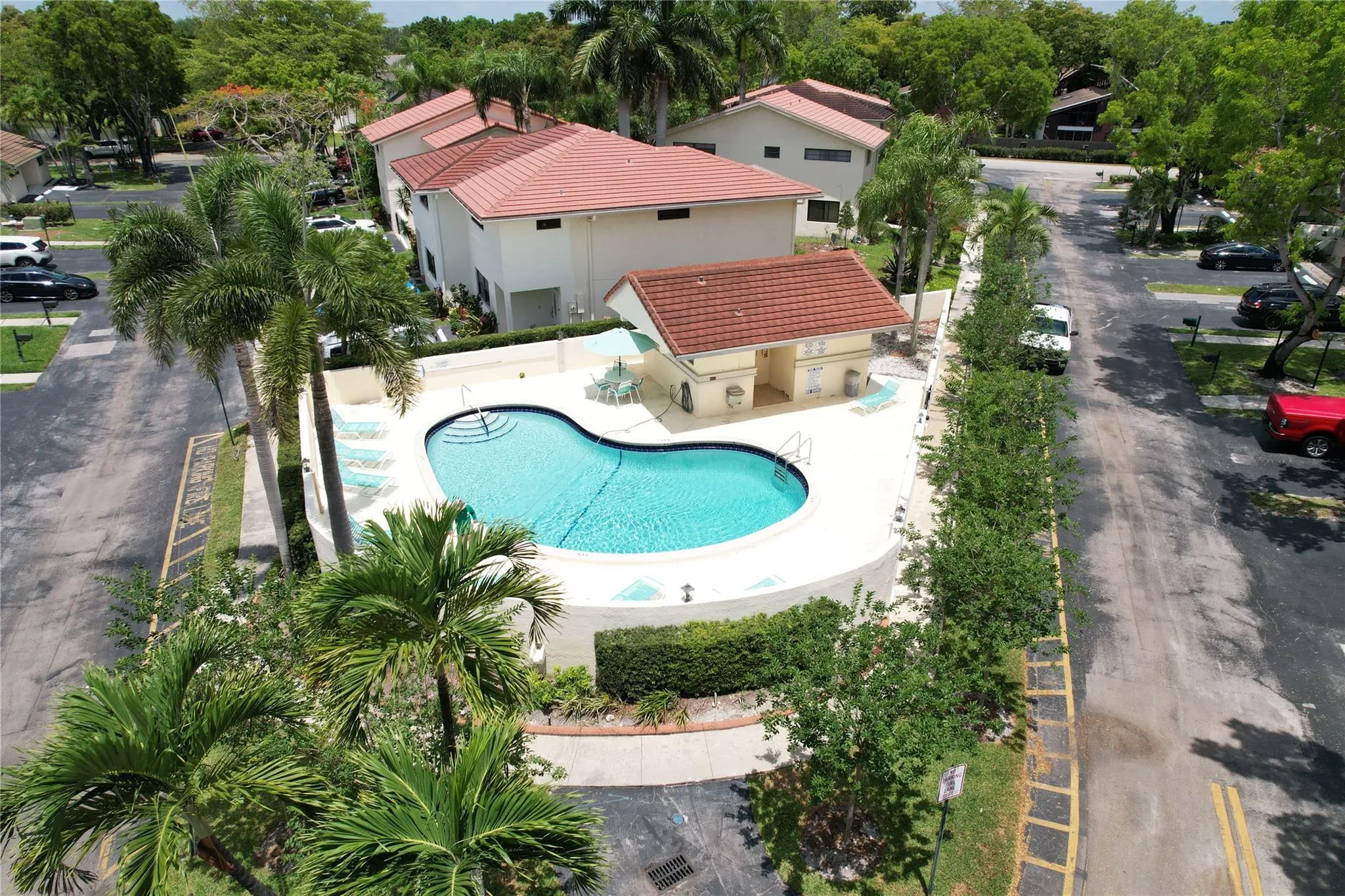 718 SW 88th Ter