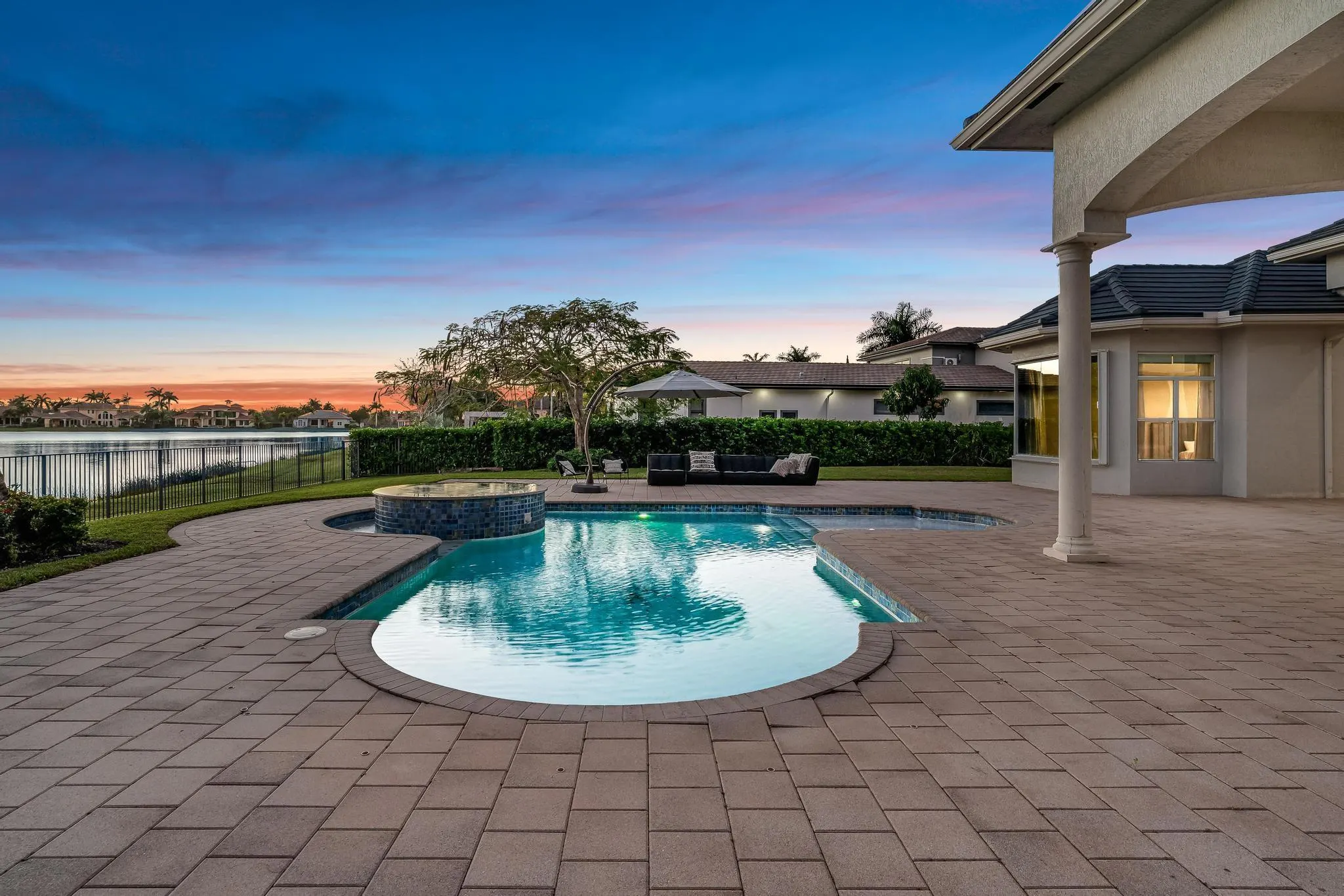 3111 Lake Ridge Ln