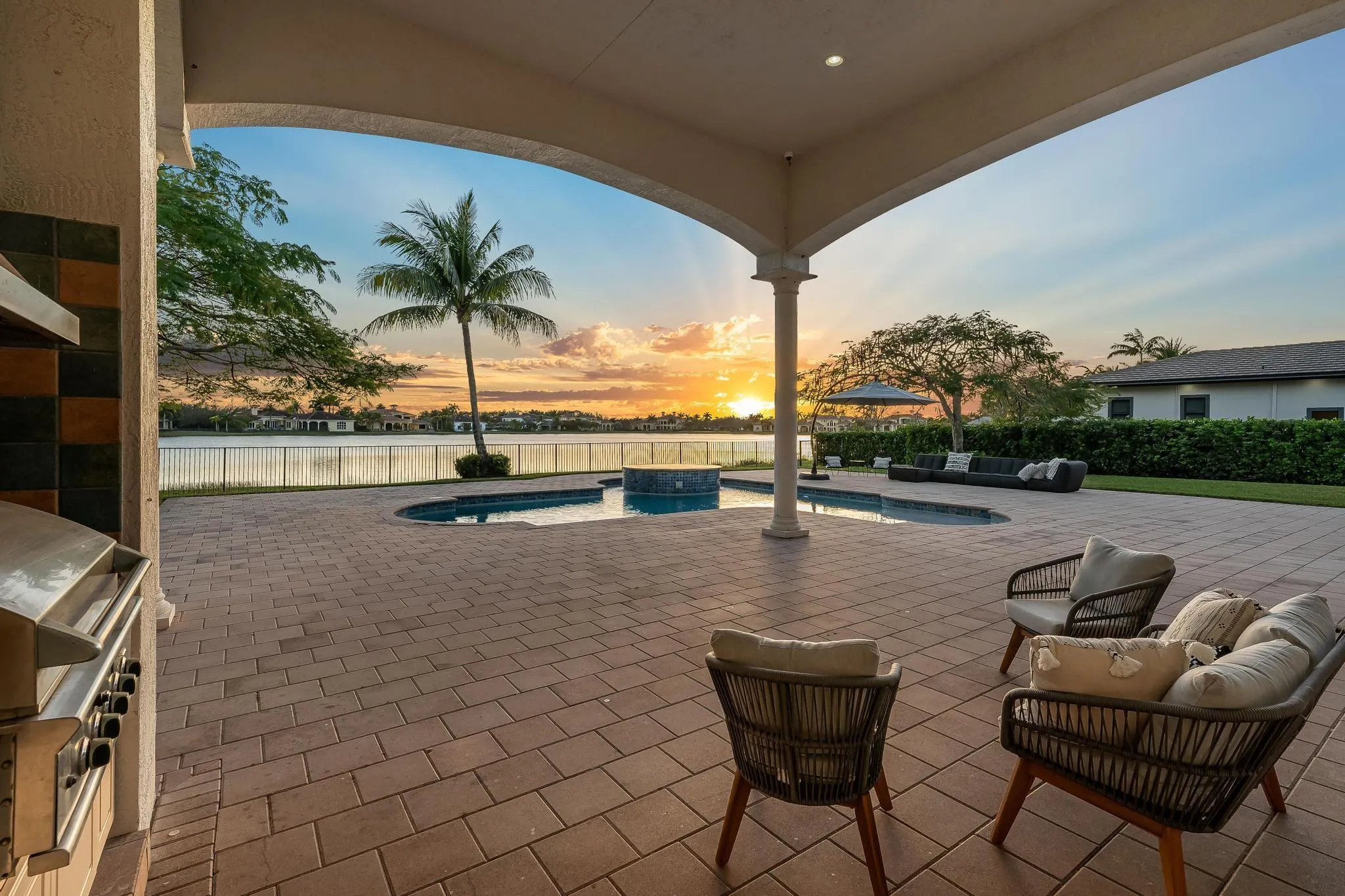3111 Lake Ridge Ln