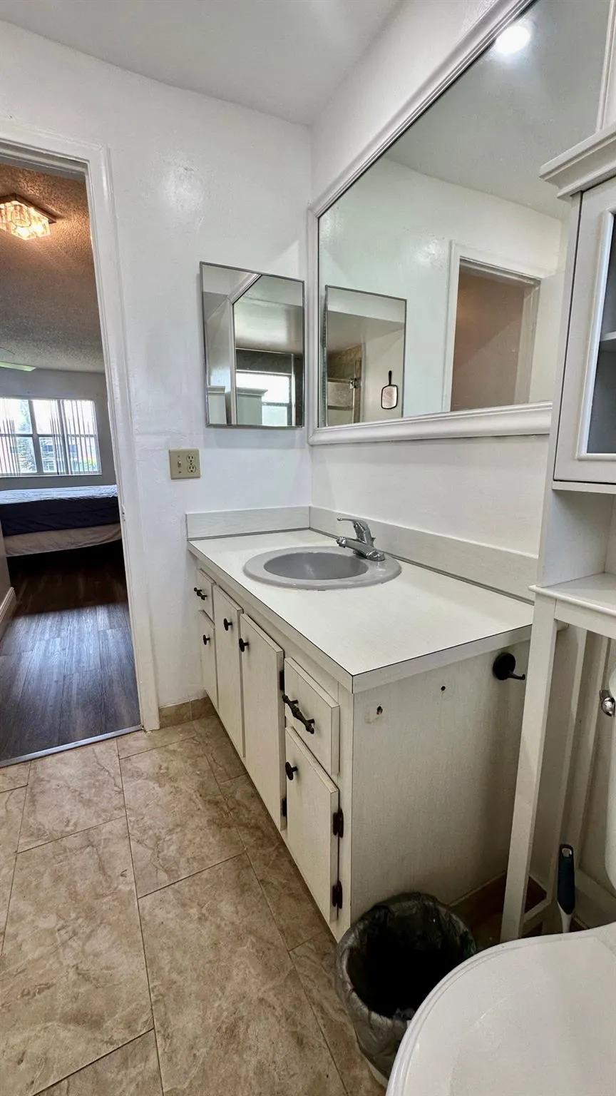 9540 Sunrise Lakes Blvd, #206