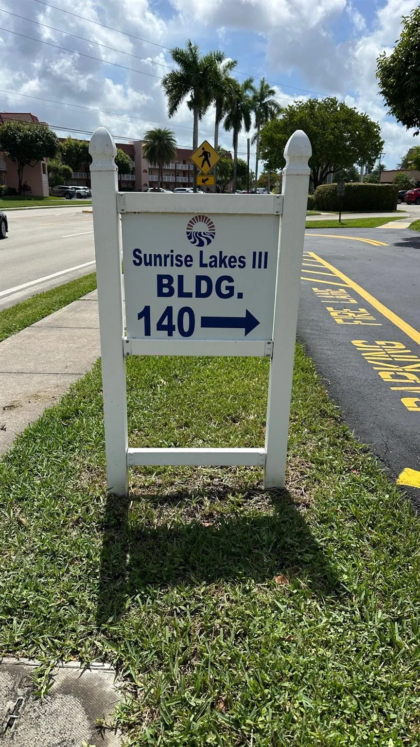 9540 Sunrise Lakes Blvd, #206