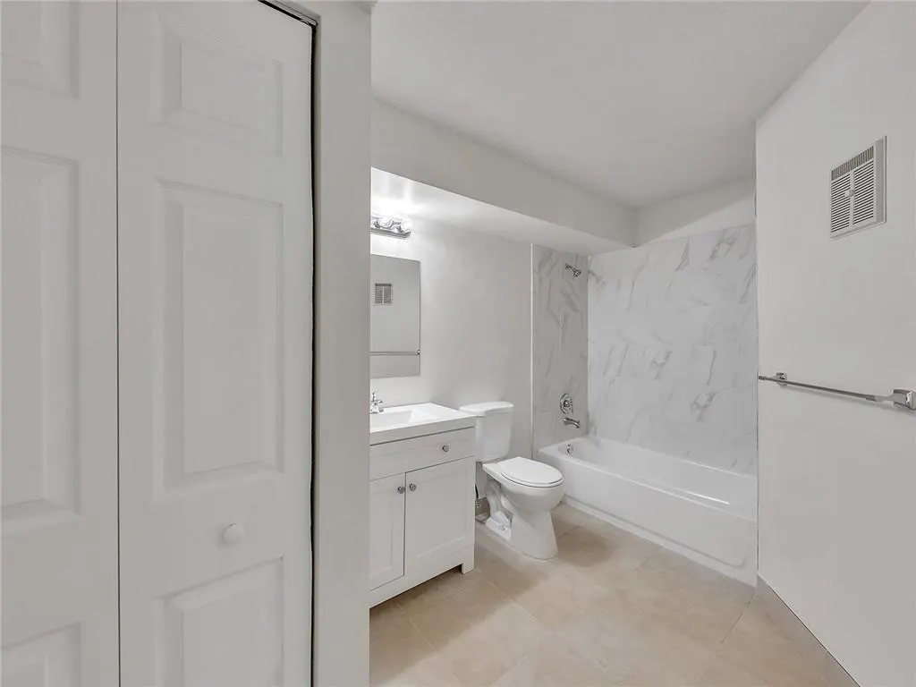 611 Lyons Rd, #8102