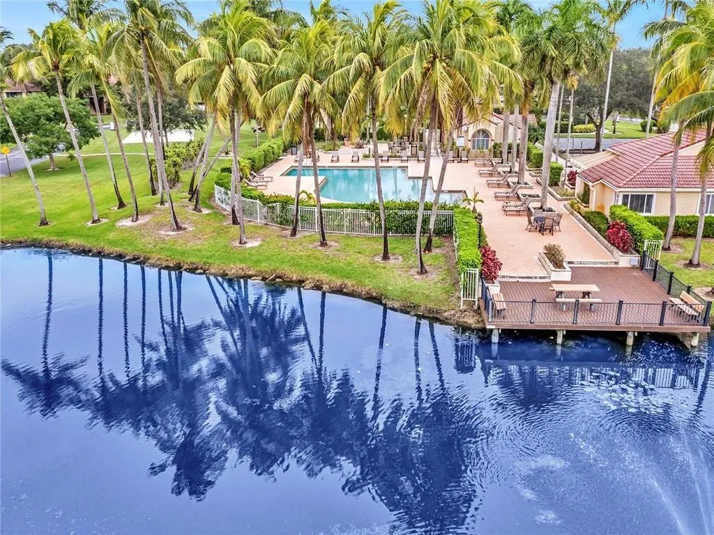 611 Lyons Rd, #8102