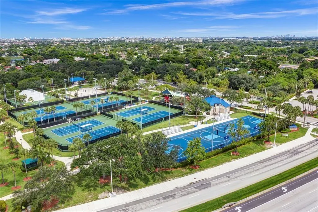 611 Lyons Rd, #8102