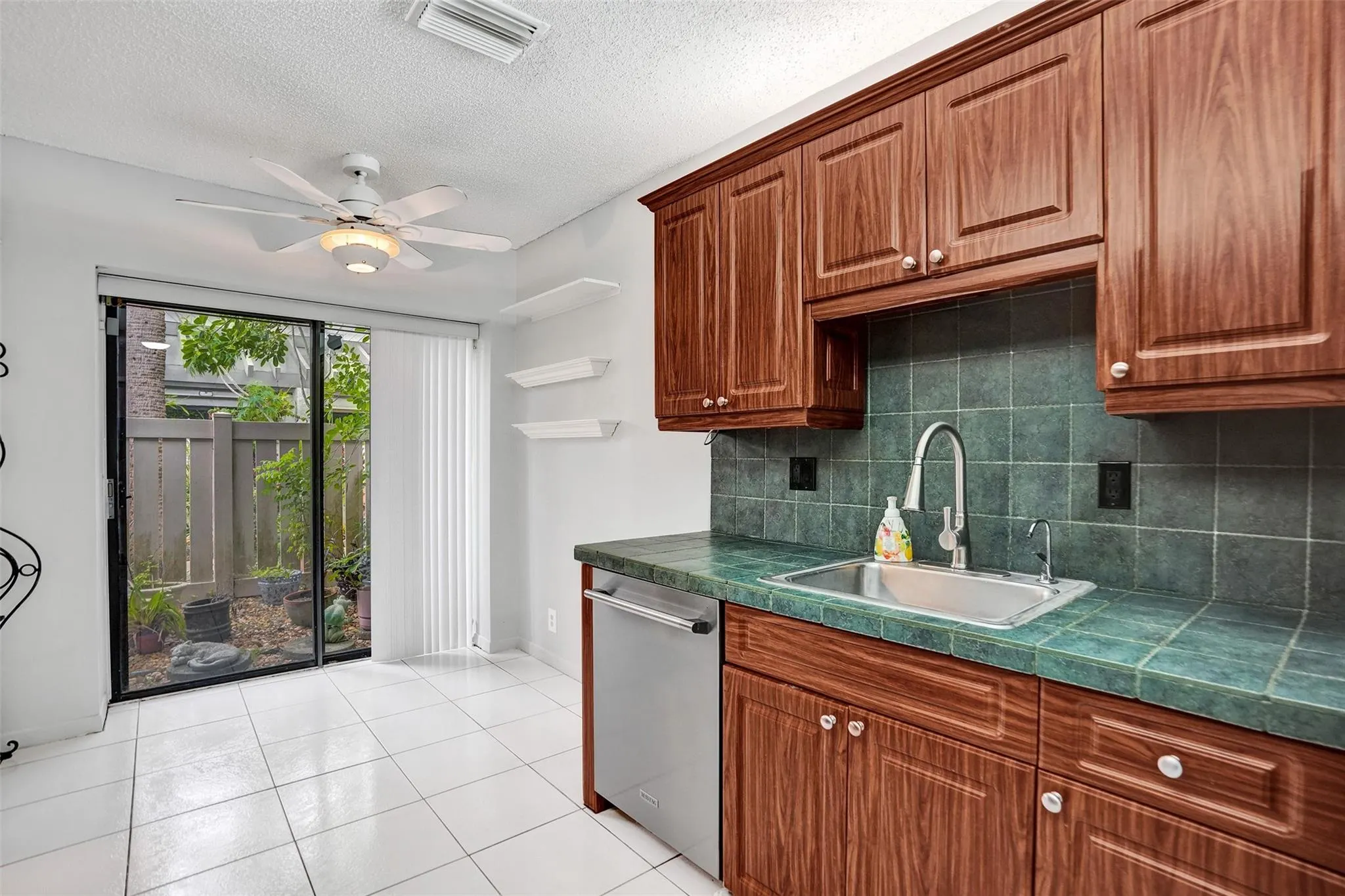 4849 NW 22nd St, #4163