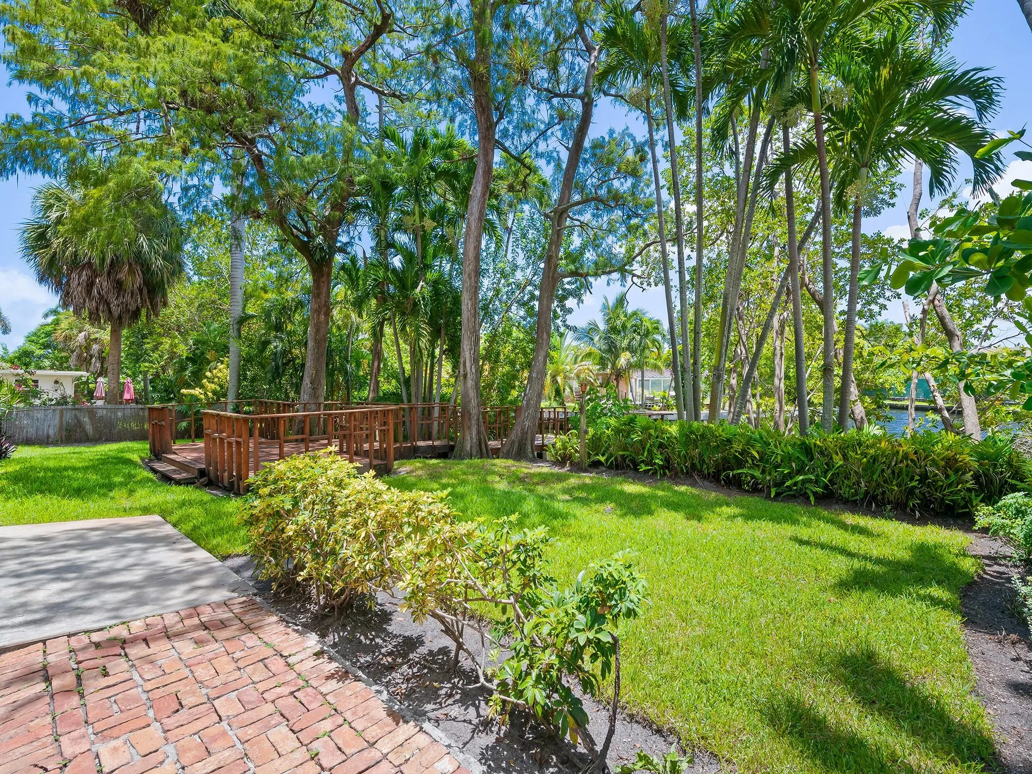 708 NW 22nd St