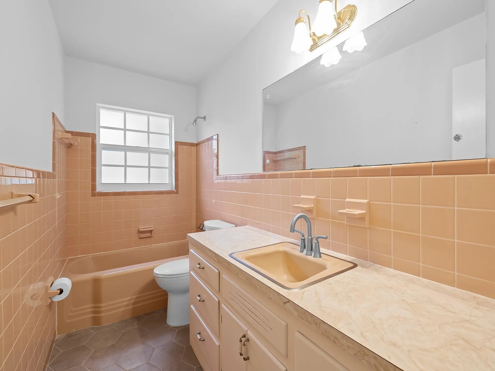 708 NW 22nd St