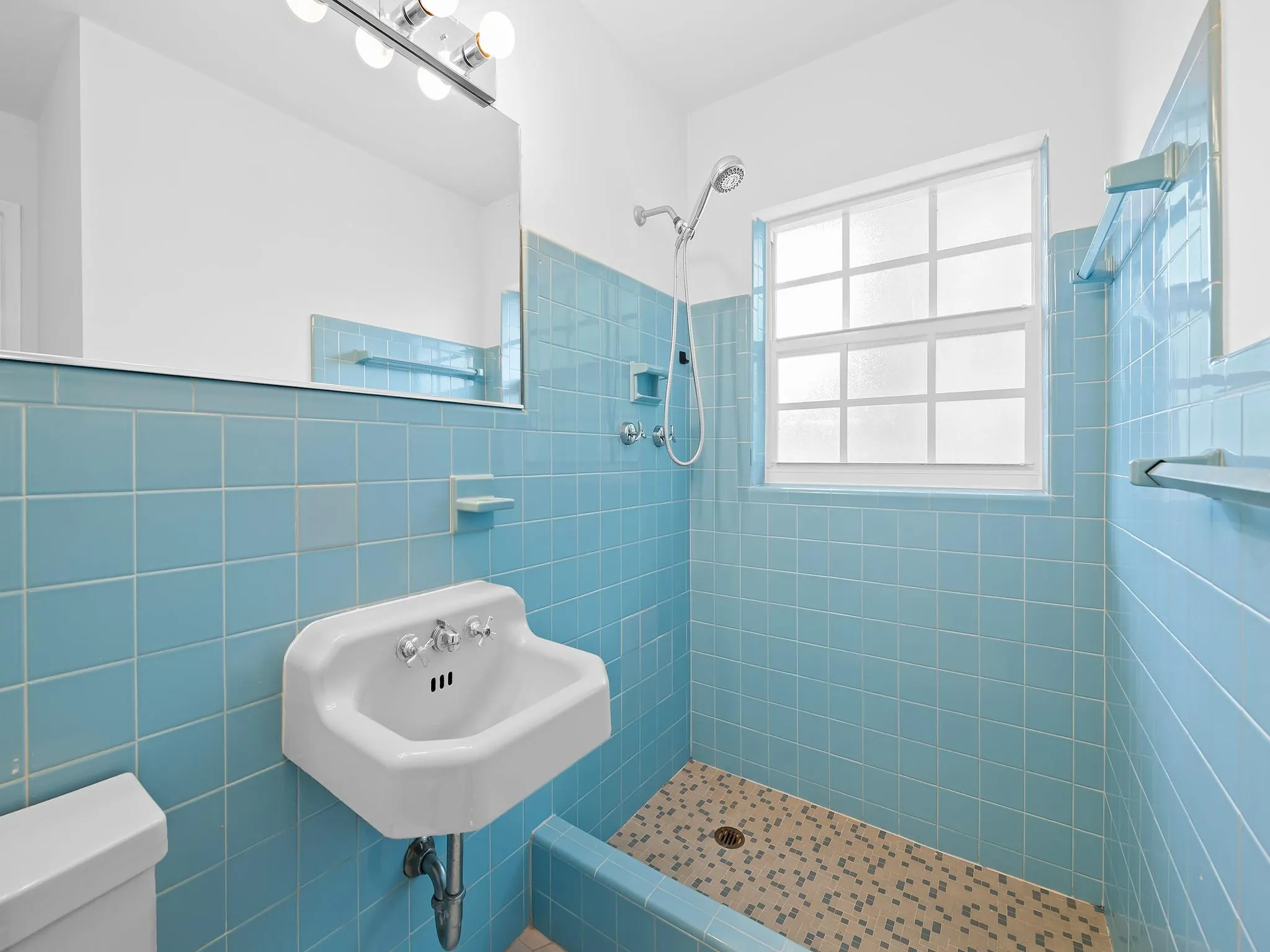 708 NW 22nd St