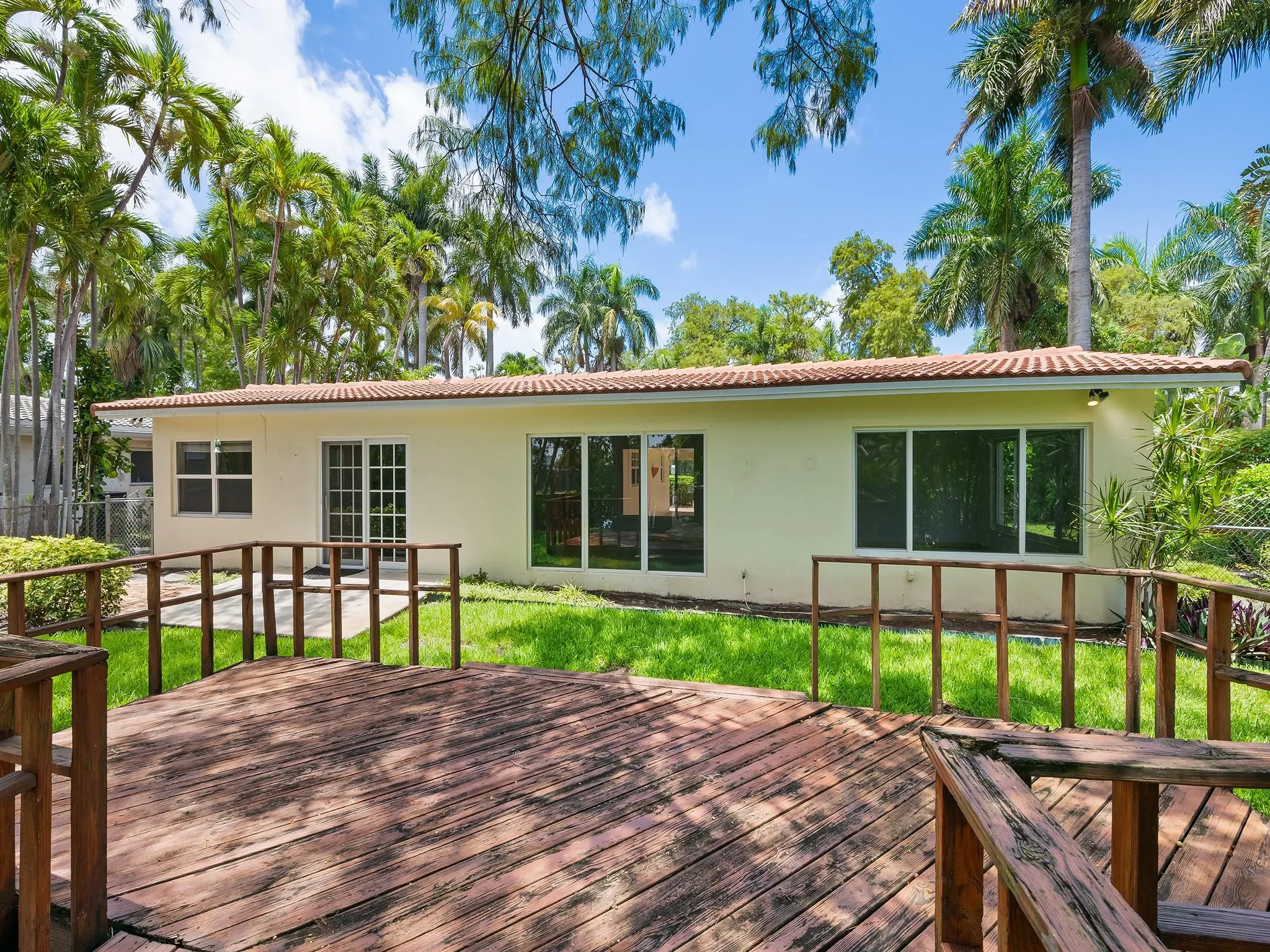 708 NW 22nd St