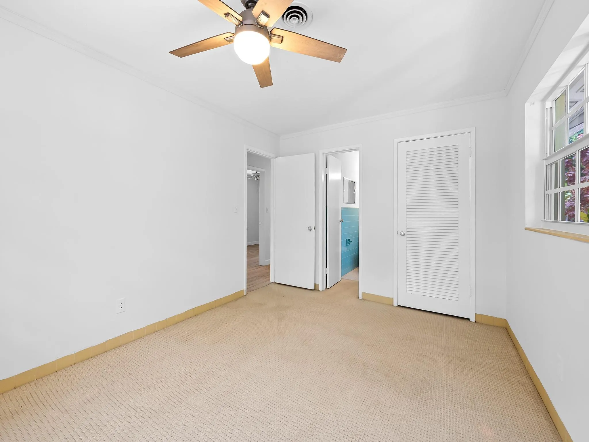 708 NW 22nd St