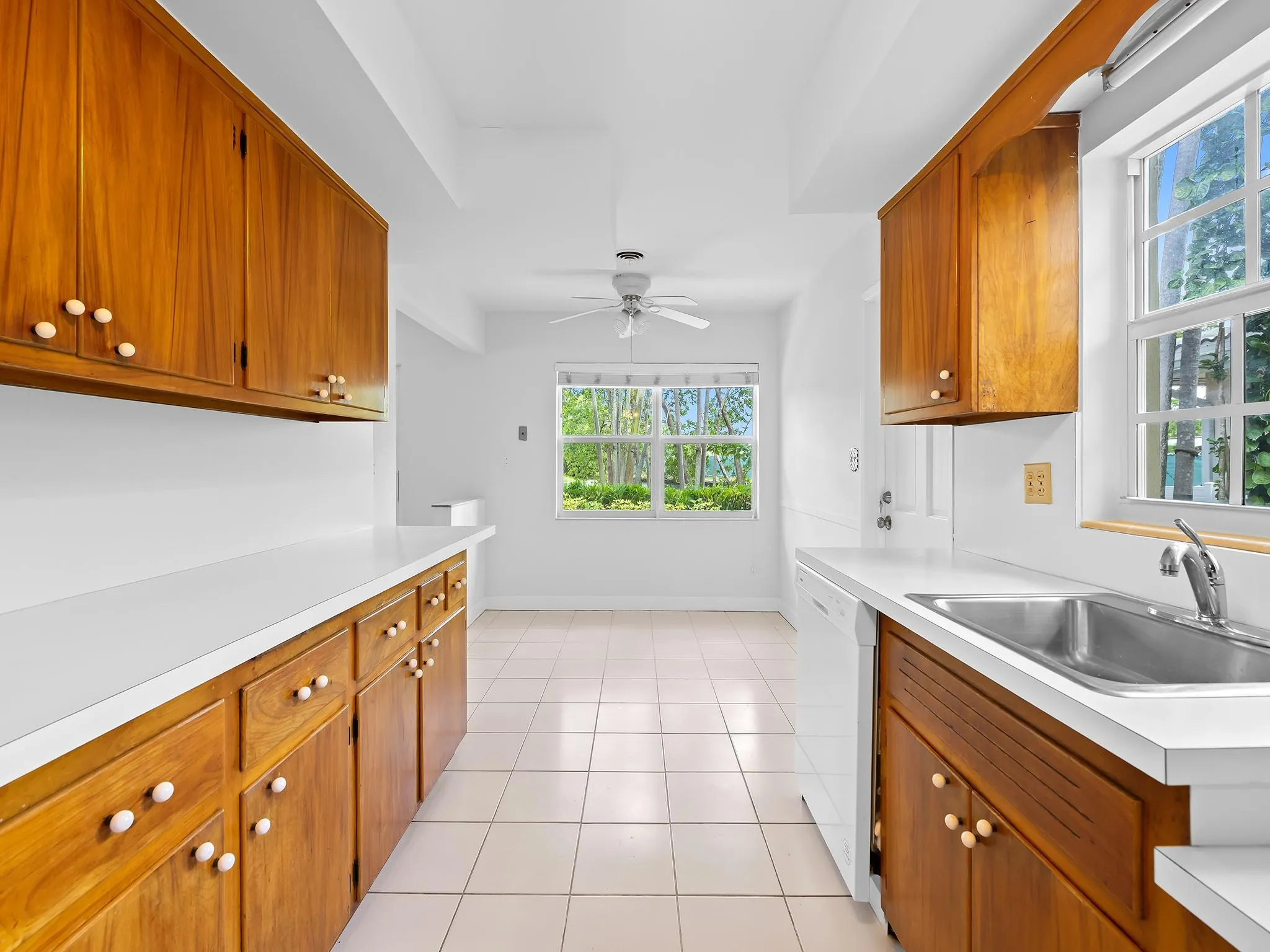 708 NW 22nd St