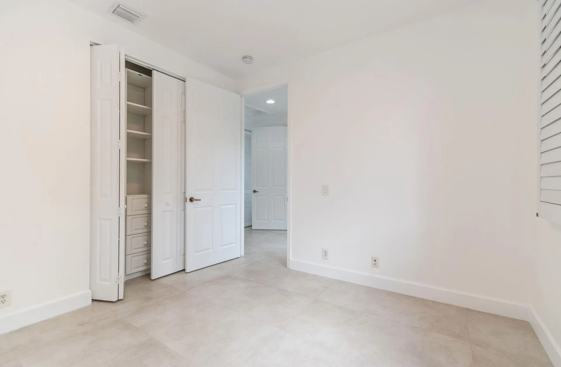 2604 Center Court Dr, #4-27