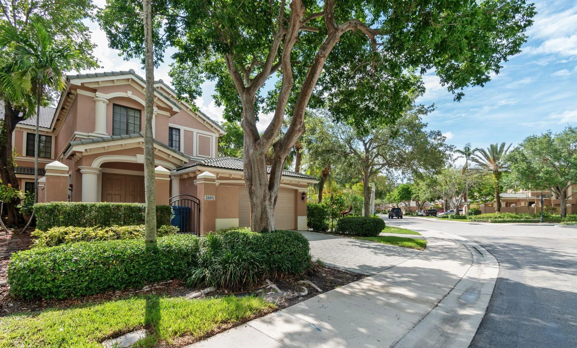 2604 Center Court Dr, #4-27
