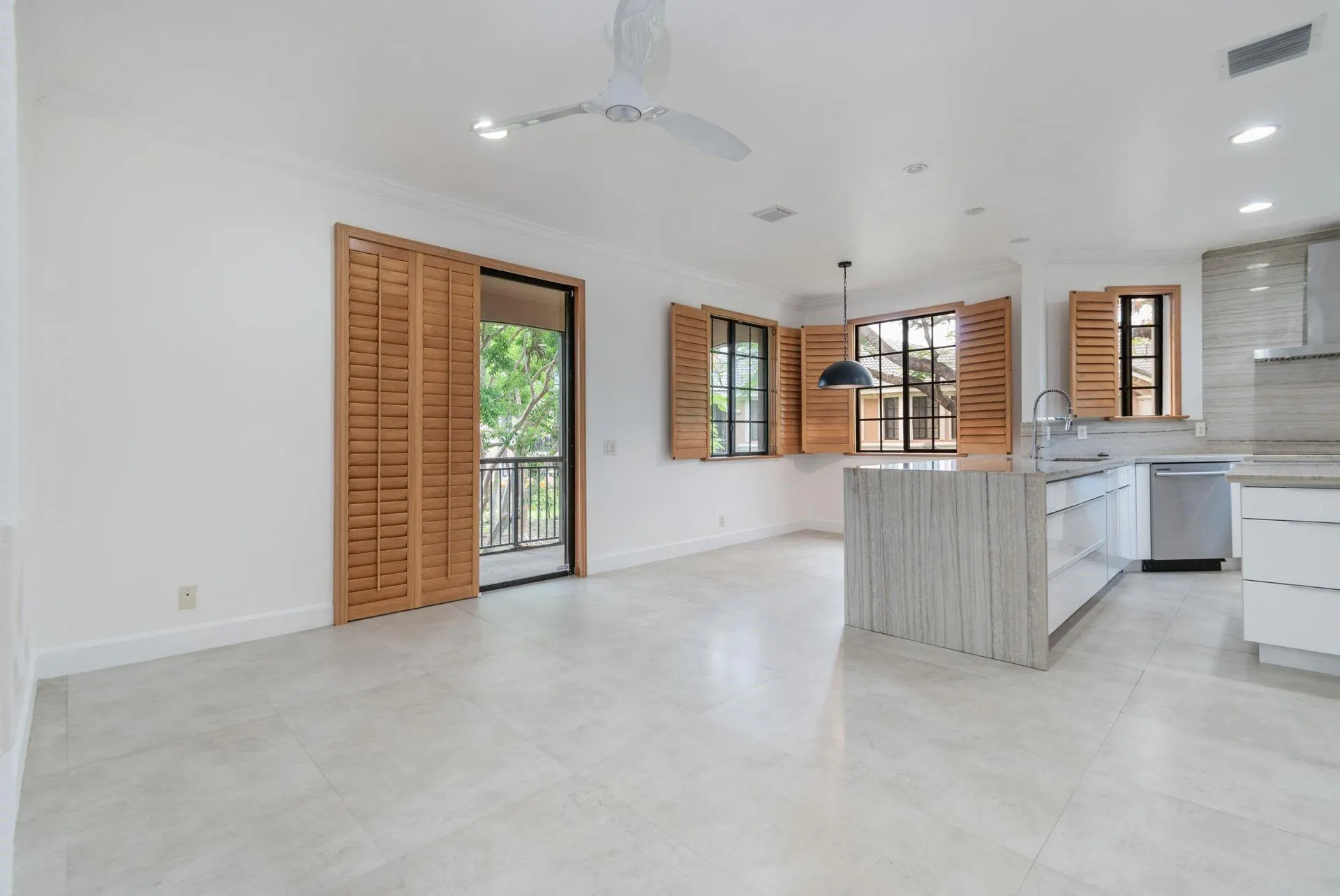 2604 Center Court Dr, #4-27