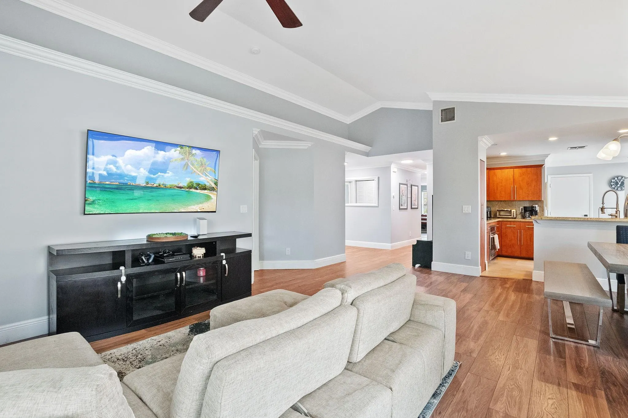 8951 Lake Park Cir N