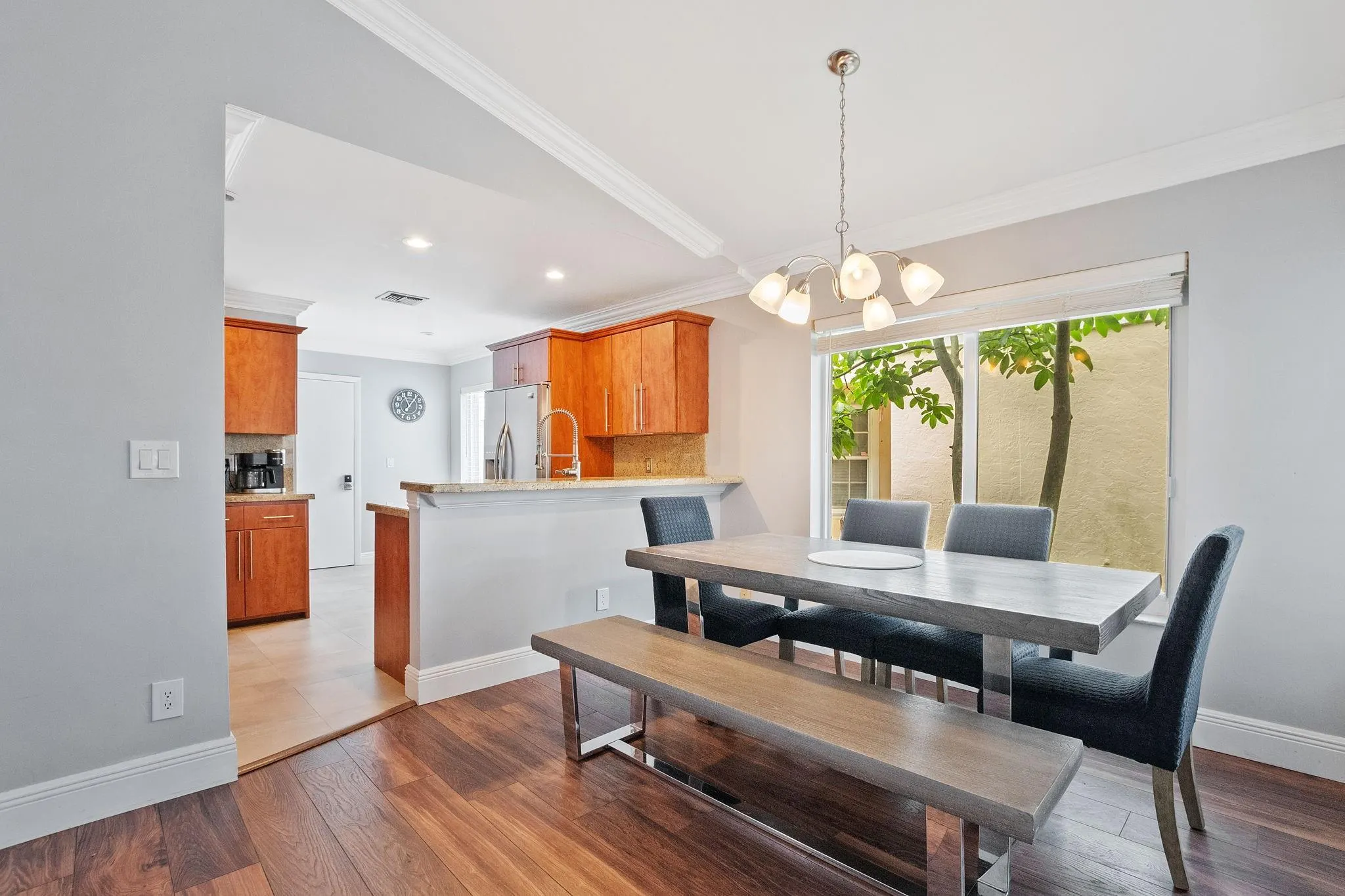 8951 Lake Park Cir N