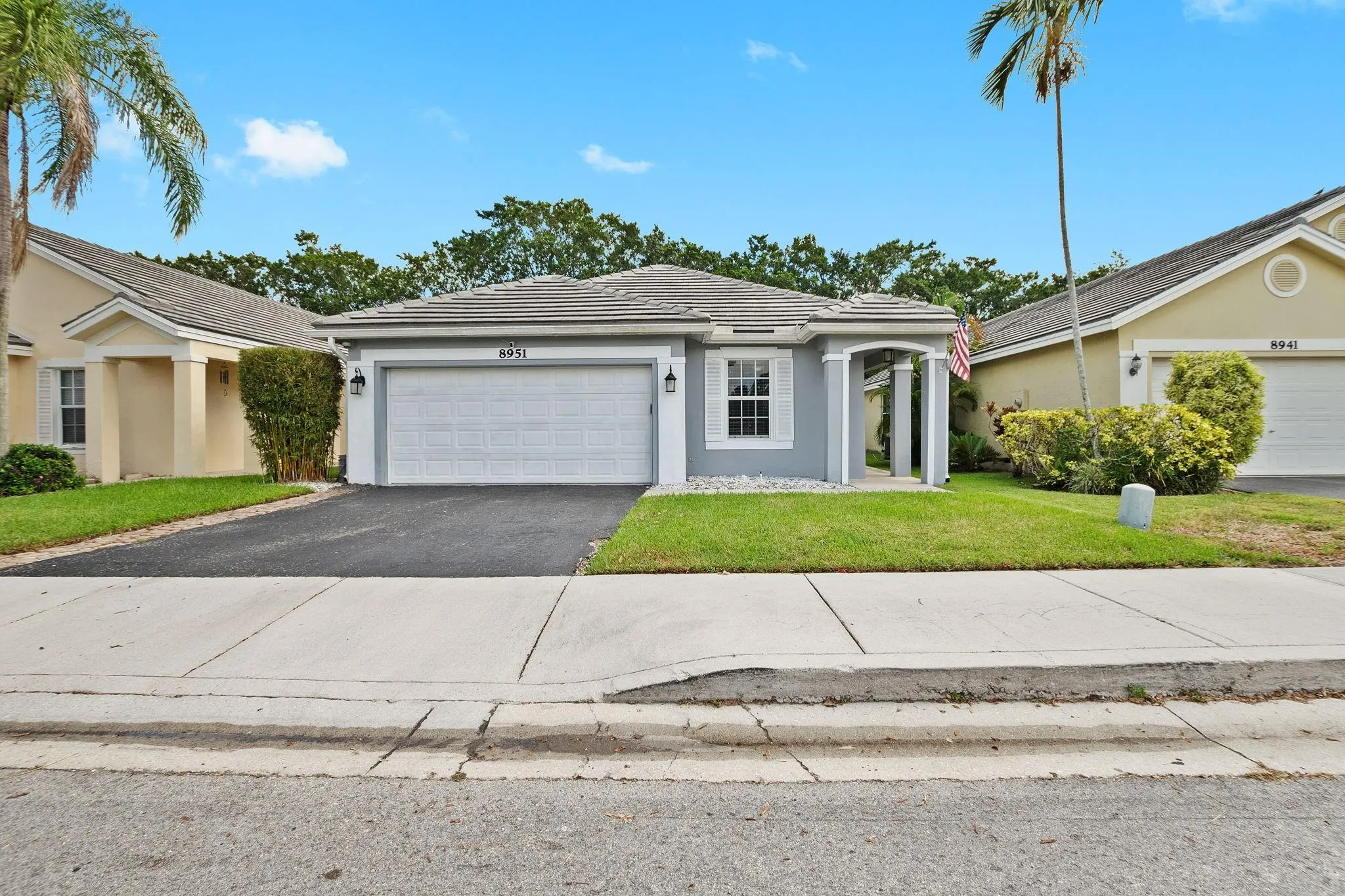 8951 Lake Park Cir N