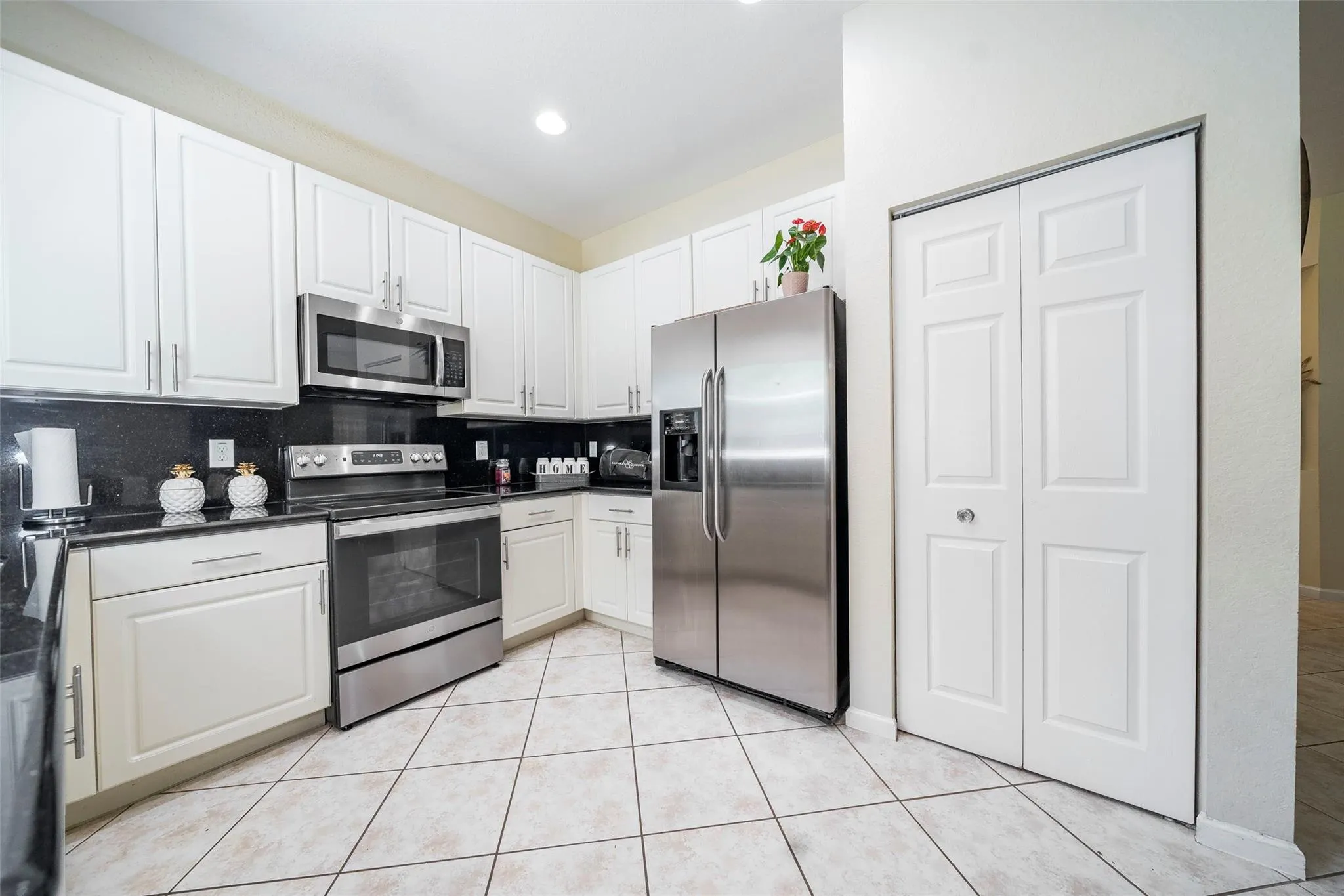 10941 Bitternut Hickory Ln