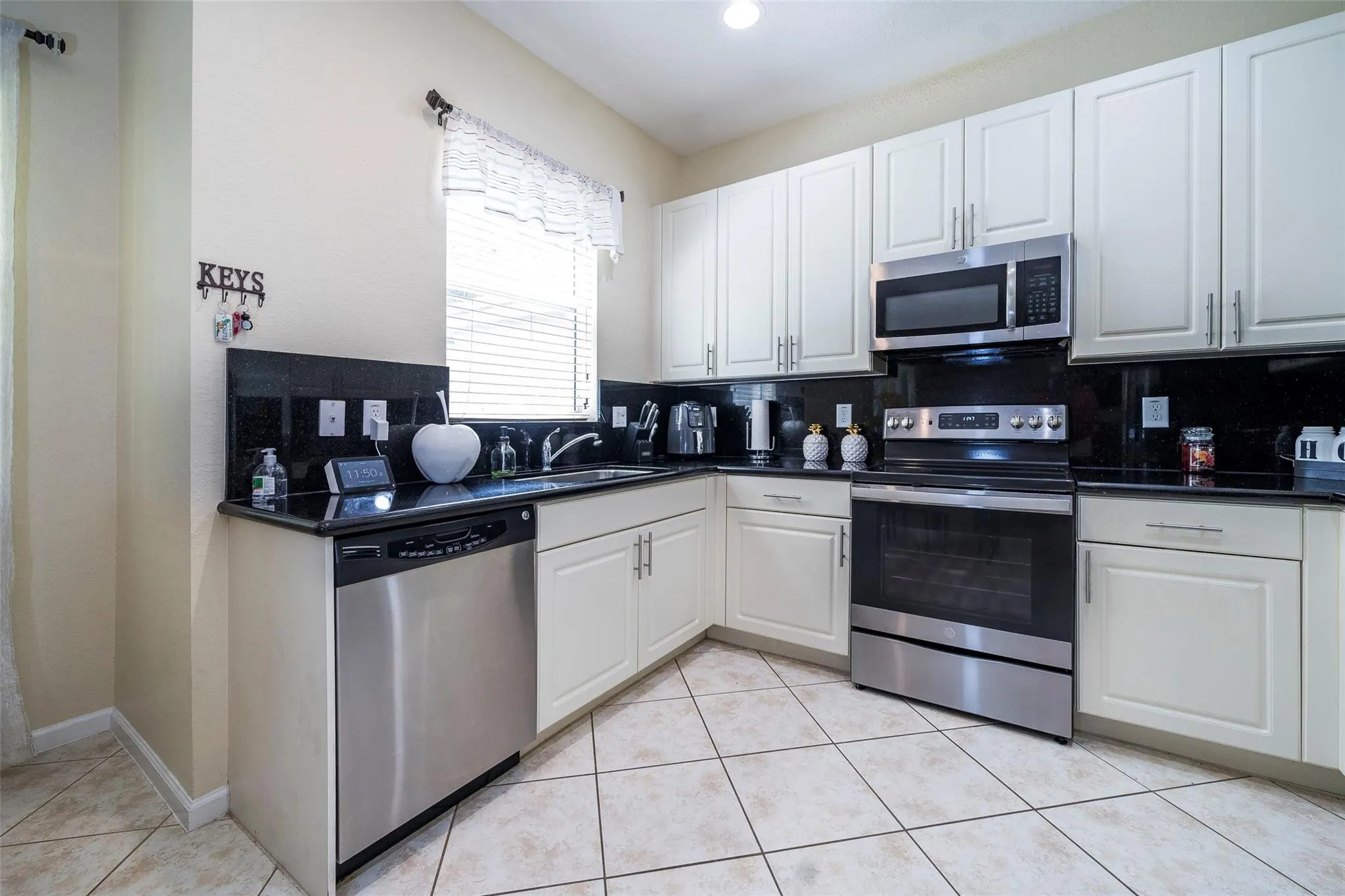 10941 Bitternut Hickory Ln