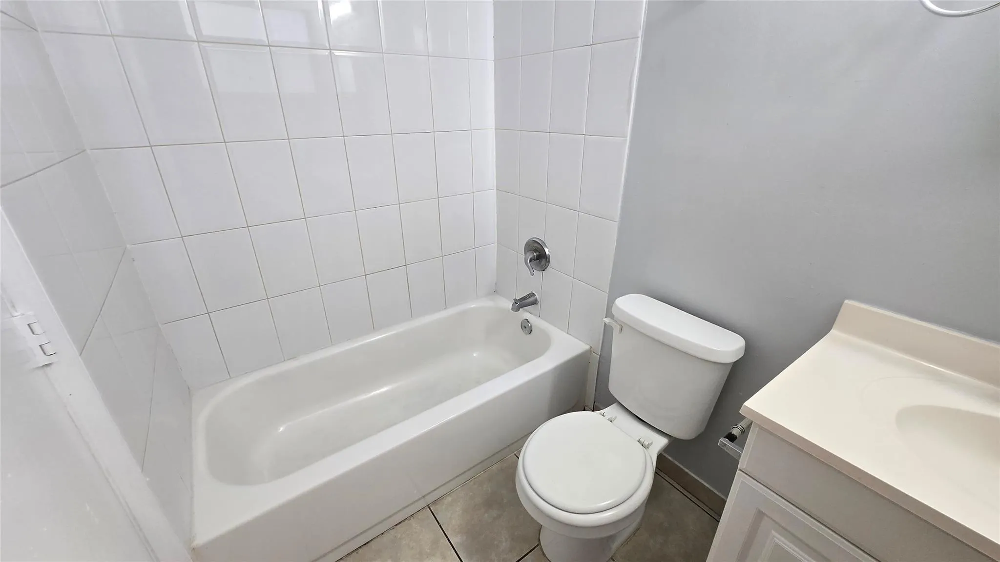 16951 NE 18th Ave, #8