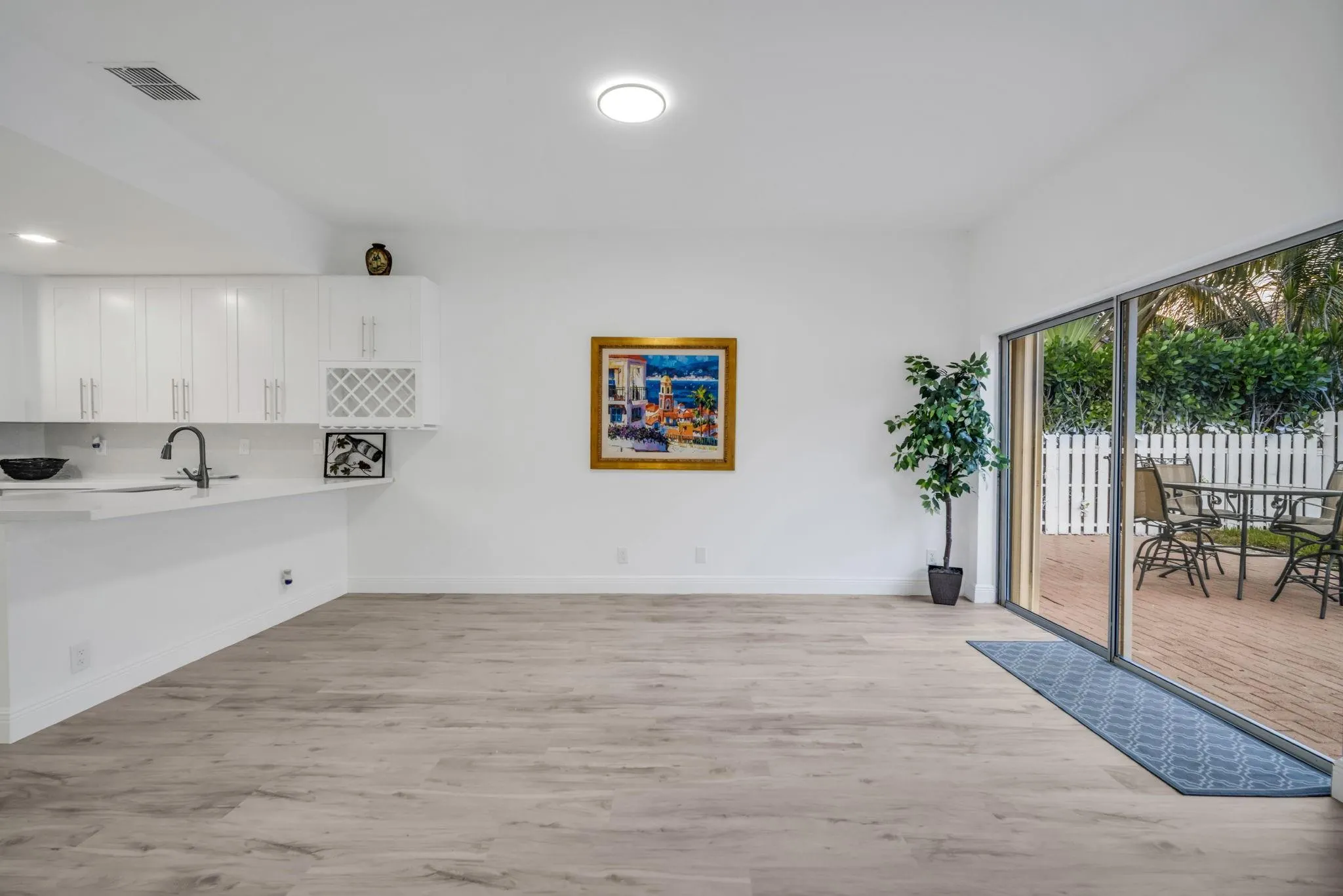 9157 Magnolia Ct