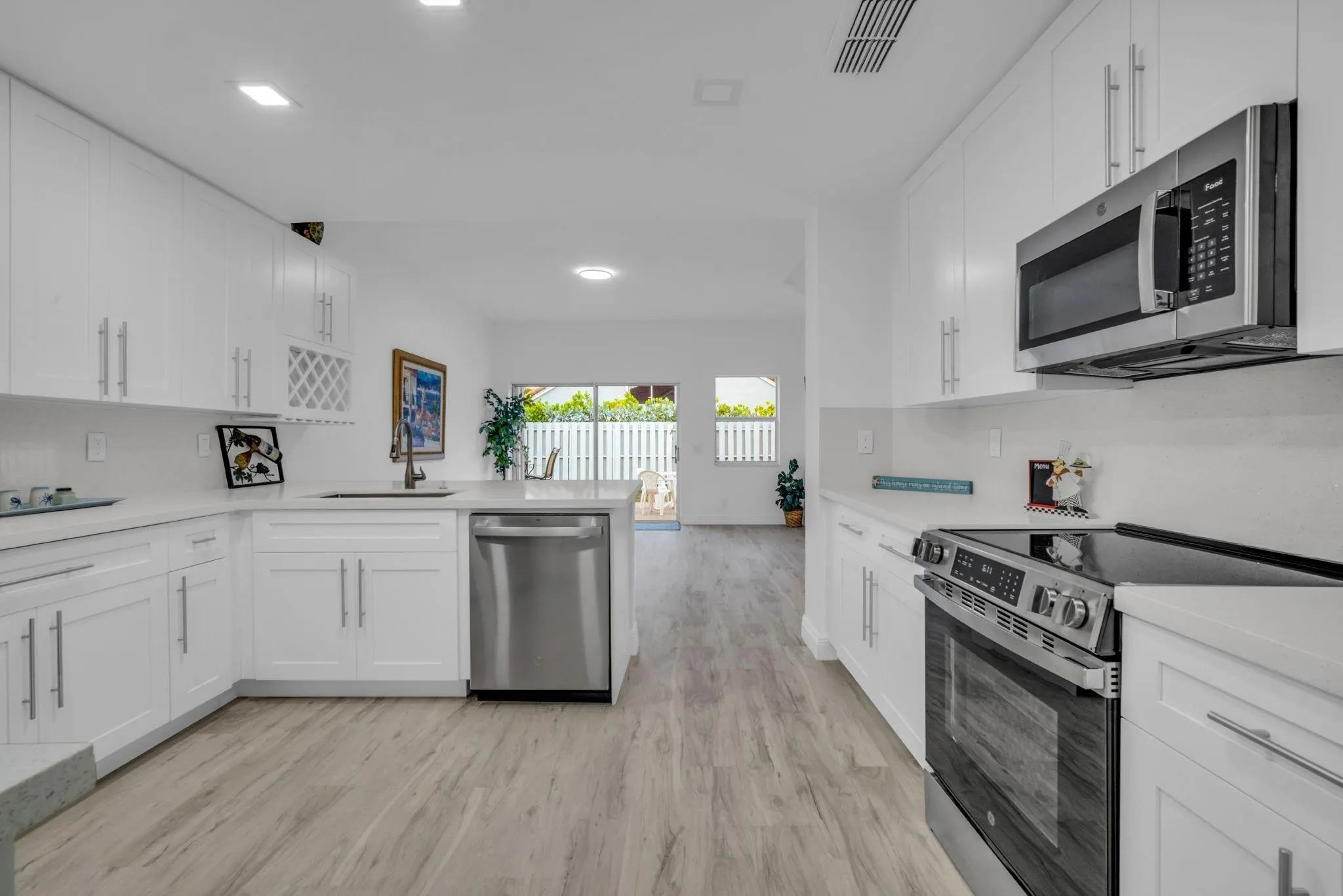 9157 Magnolia Ct