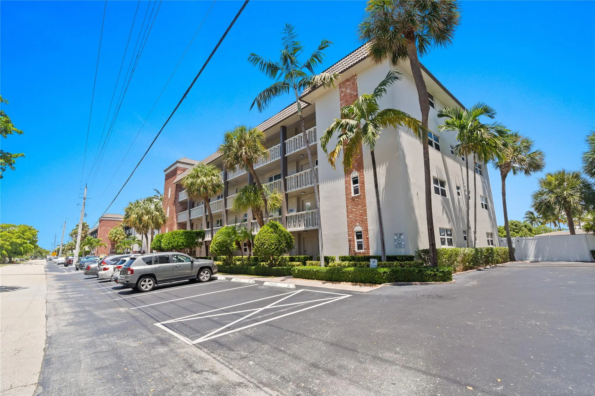 3121 NE 51st St, #303E