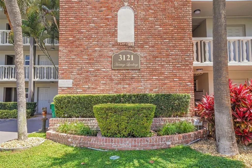 3121 NE 51st St, #303E