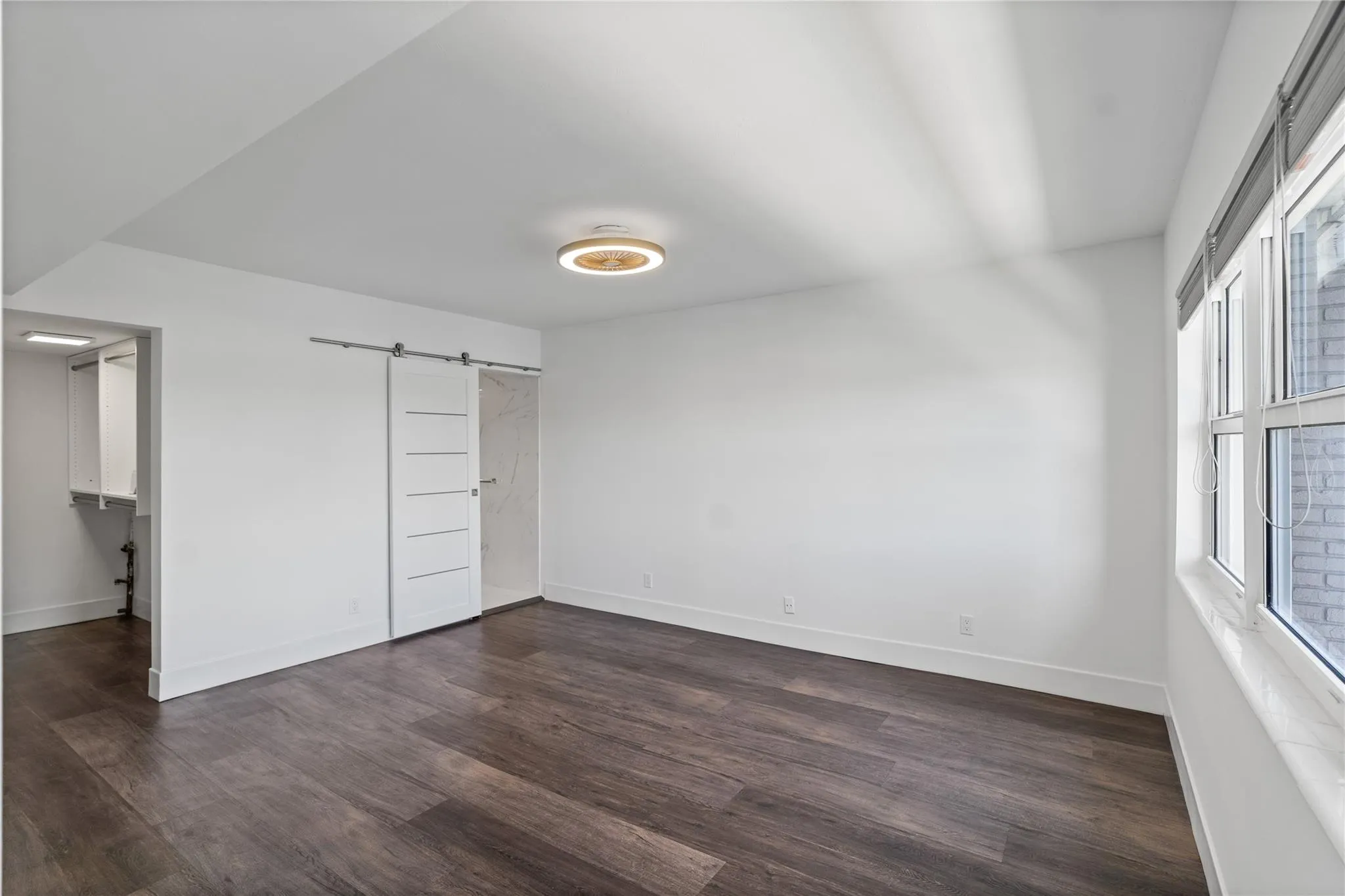 3121 NE 51st St, #303E