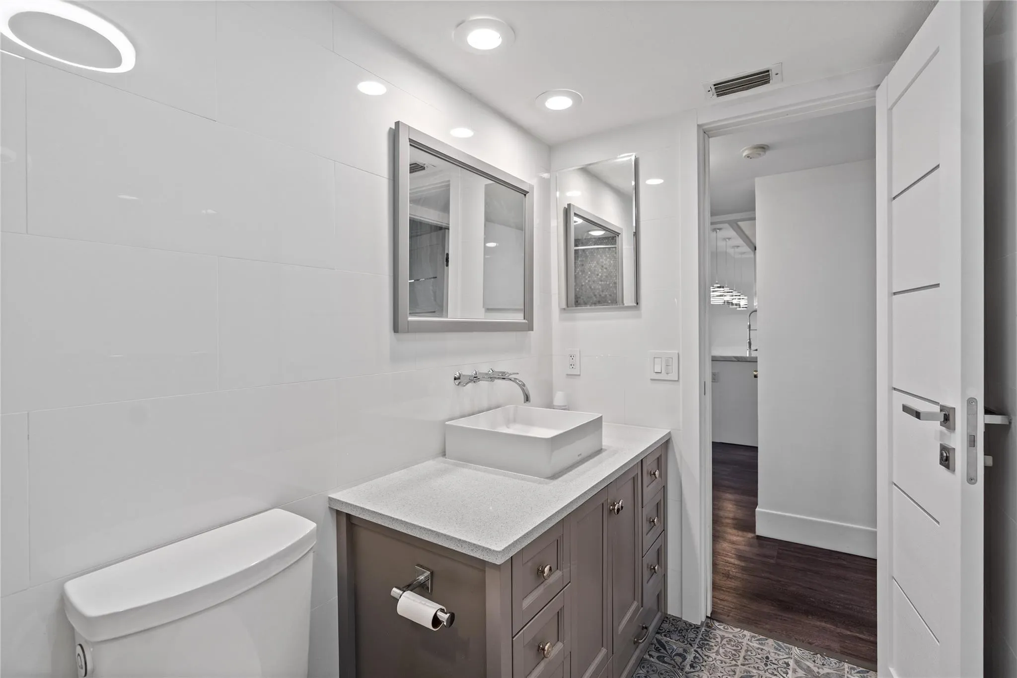 3121 NE 51st St, #303E