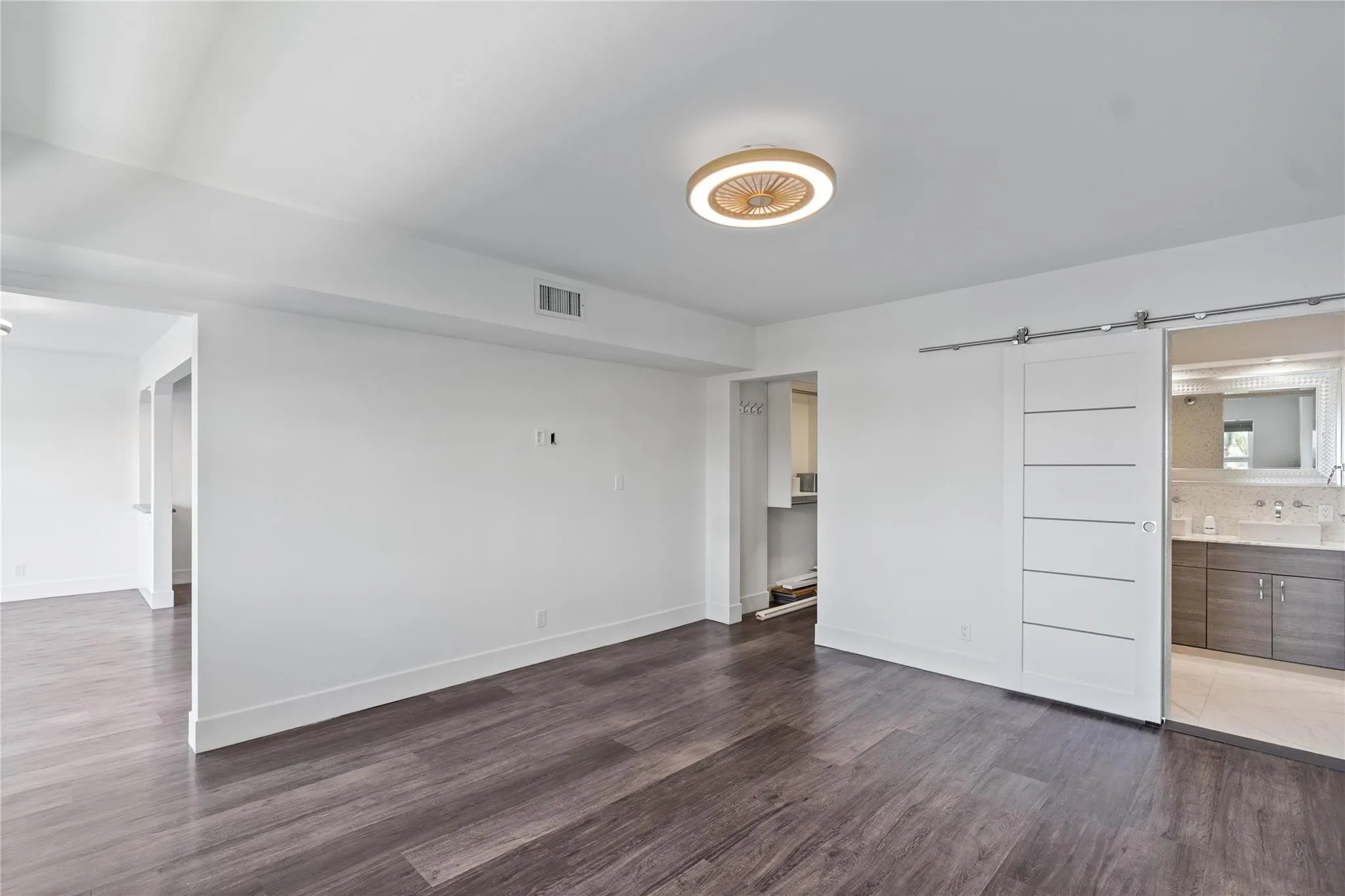 3121 NE 51st St, #303E