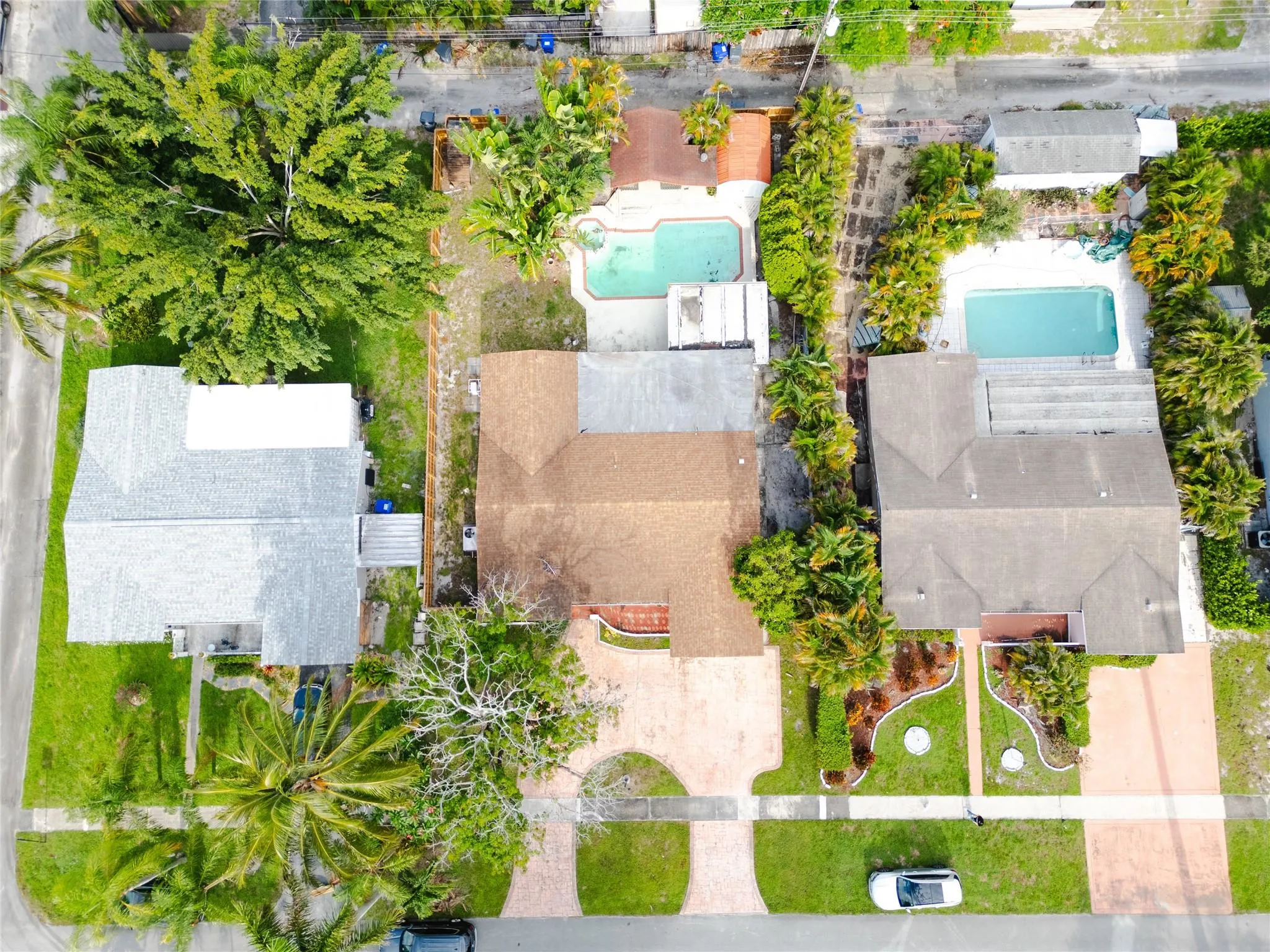 1910 N 35th Ave