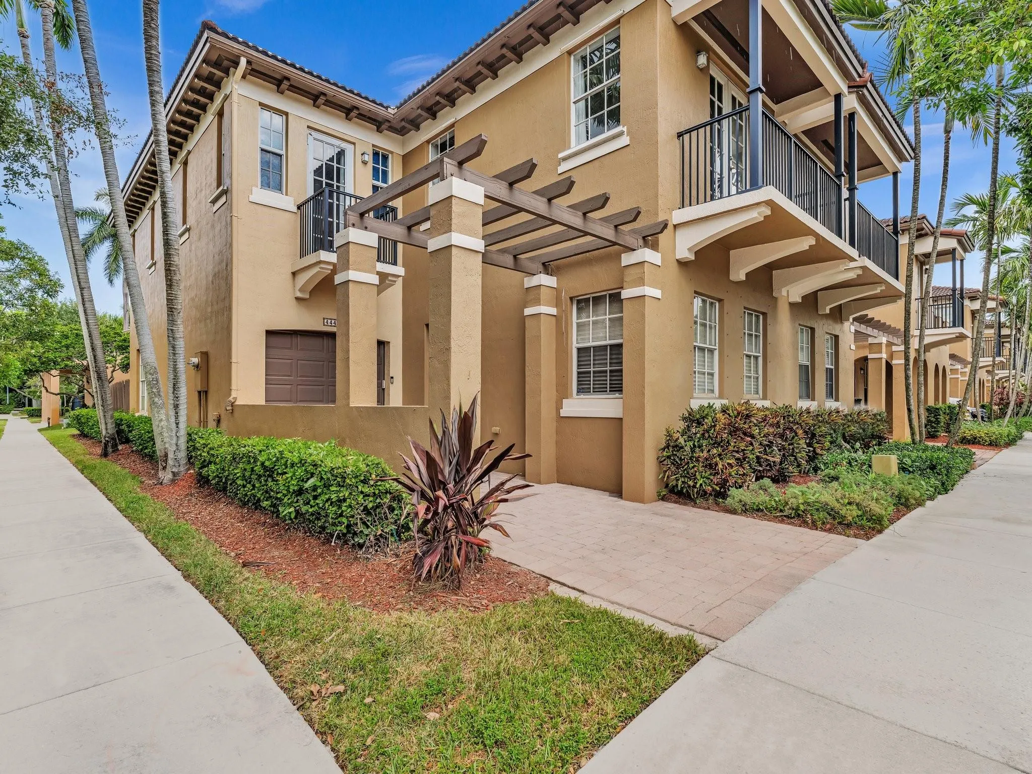4447 Arabian Way, #4447