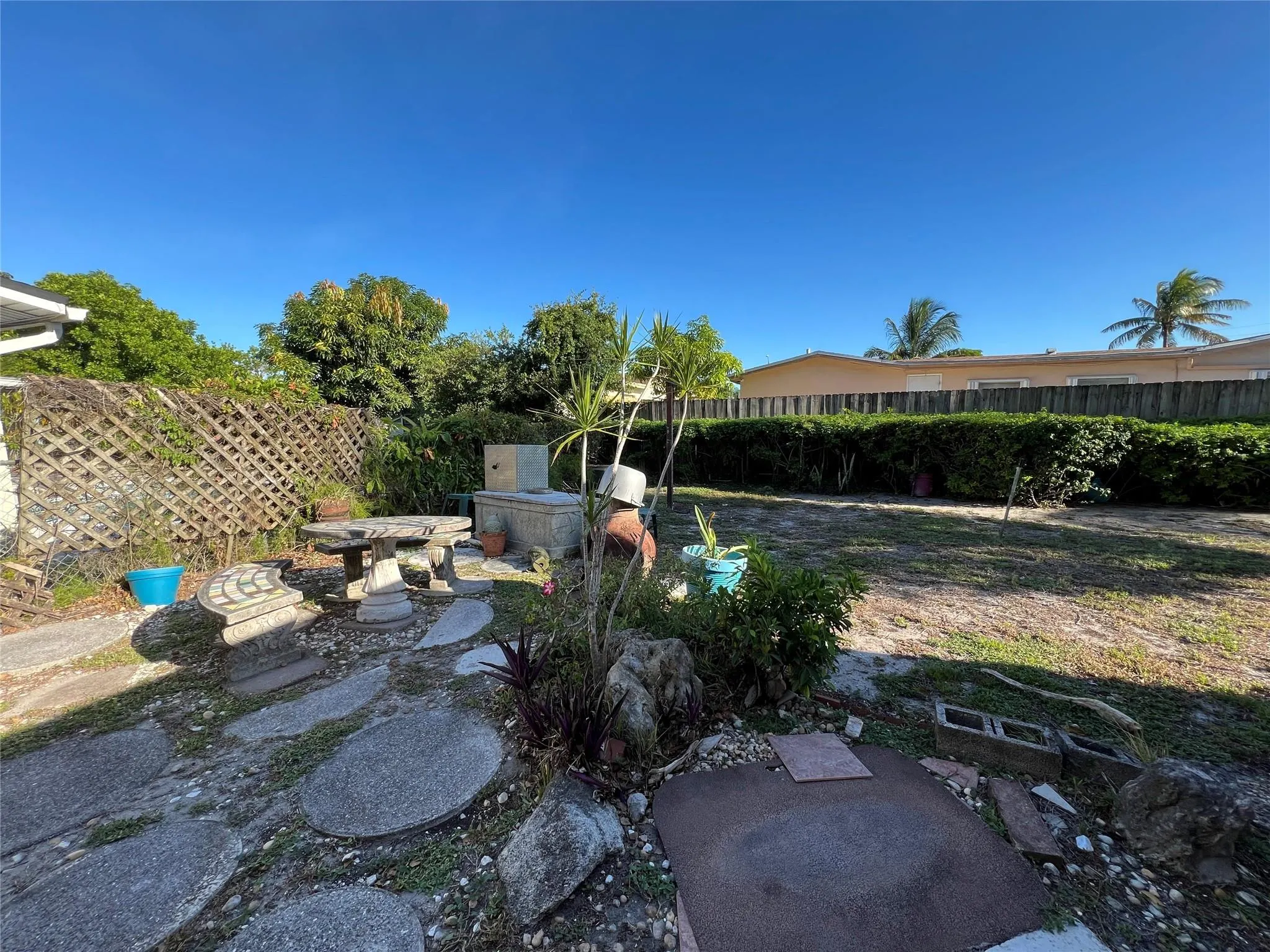6360 SW 9th Pl