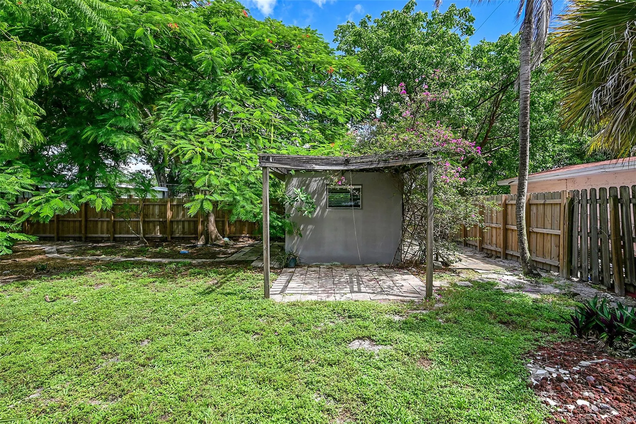 1132 NW 3rd Ave