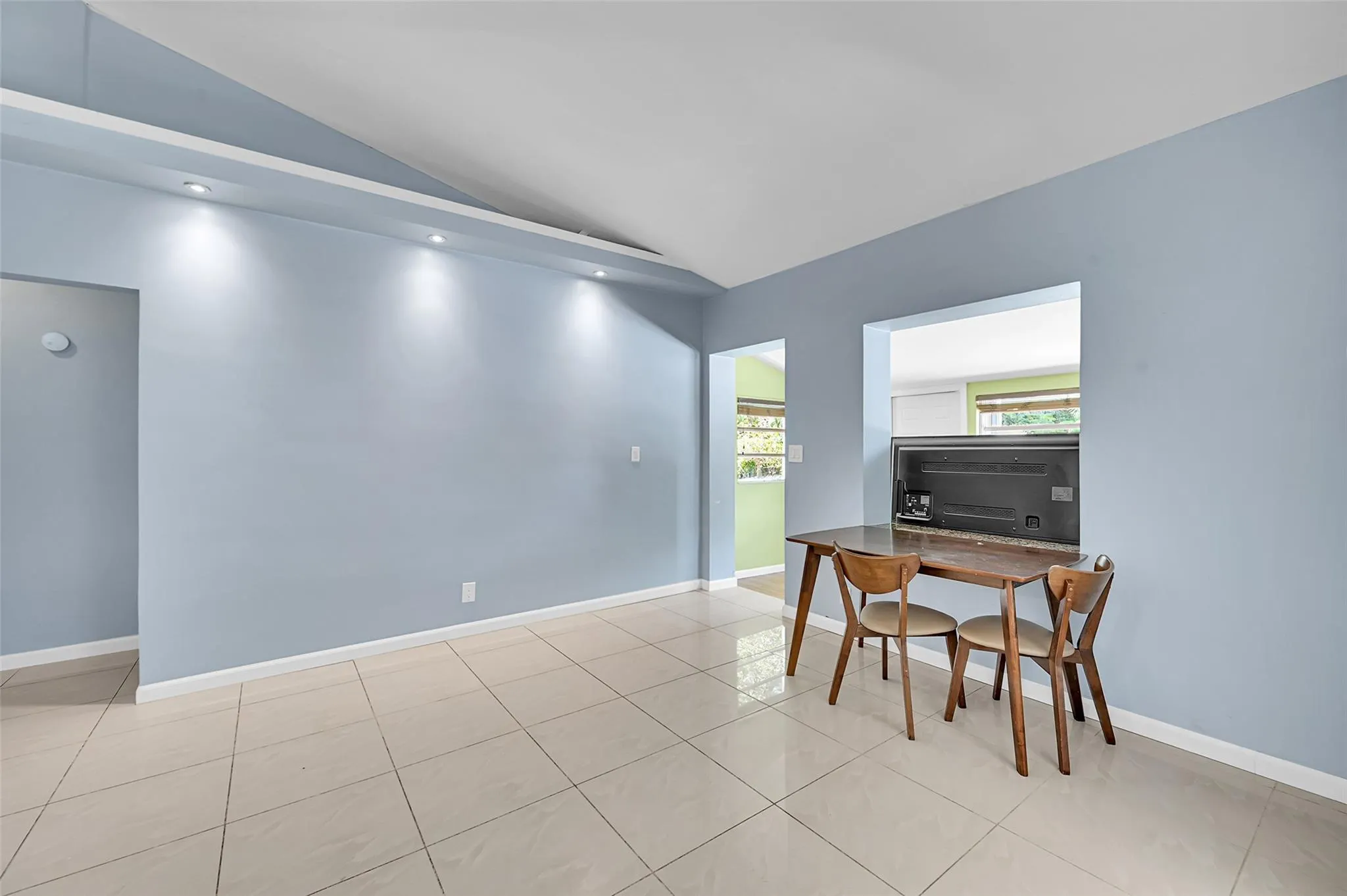 1132 NW 3rd Ave