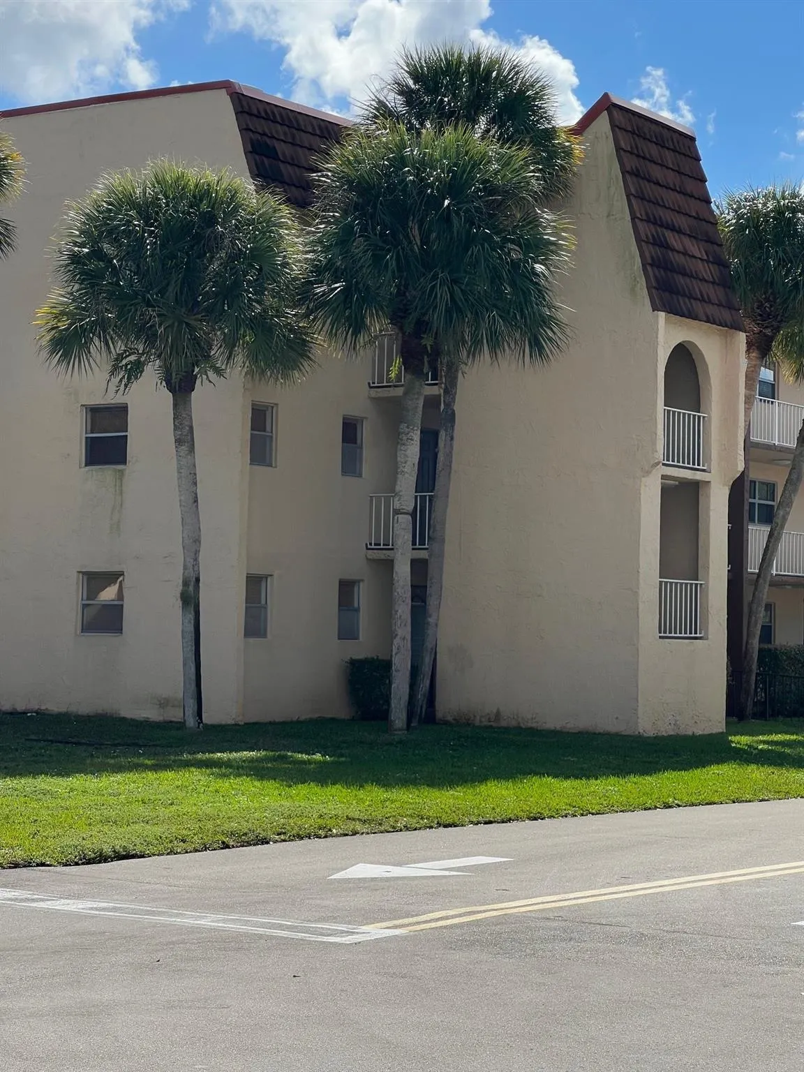 2720 N Pine Island Rd, #101