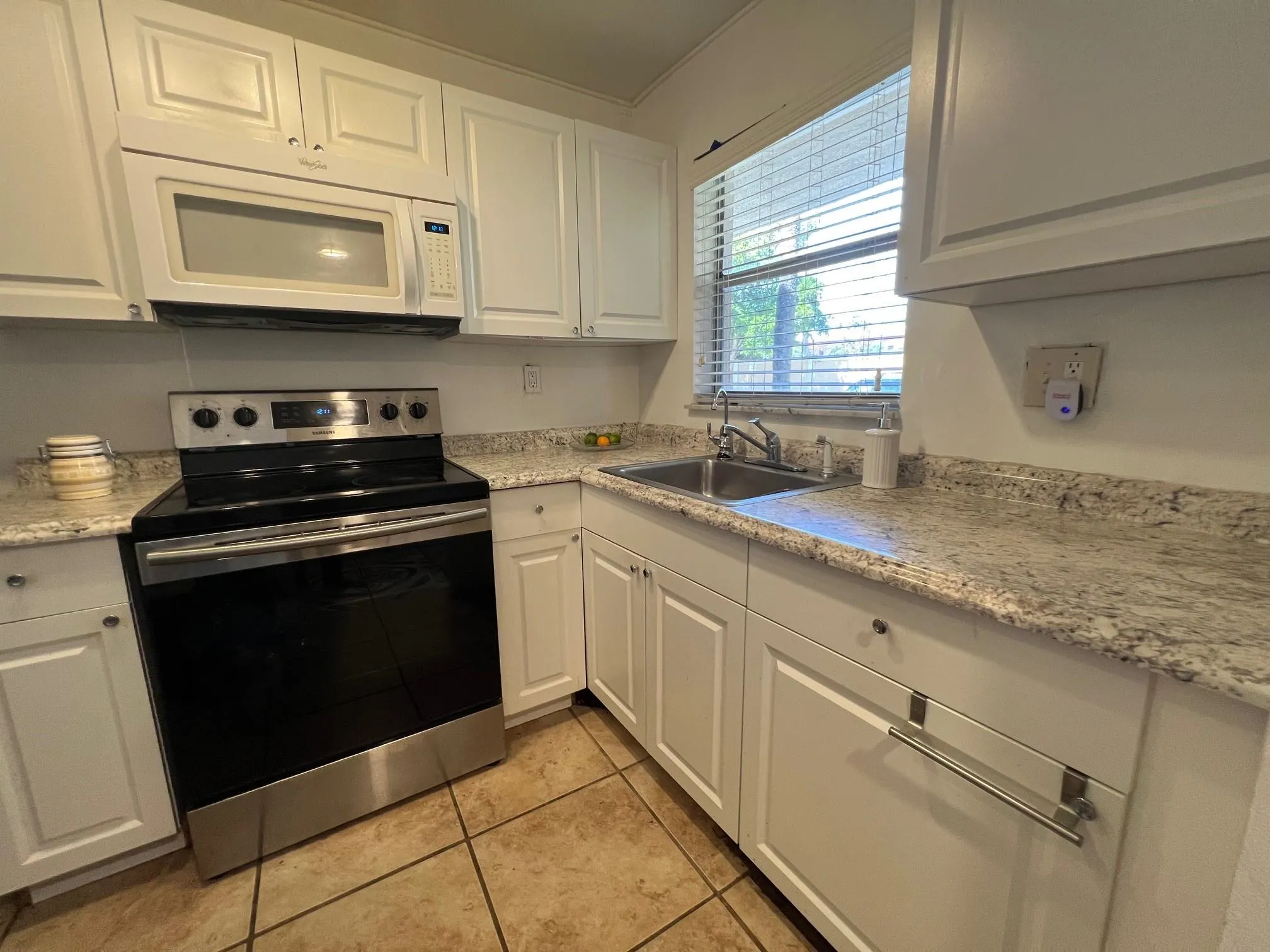 2720 N Pine Island Rd, #101