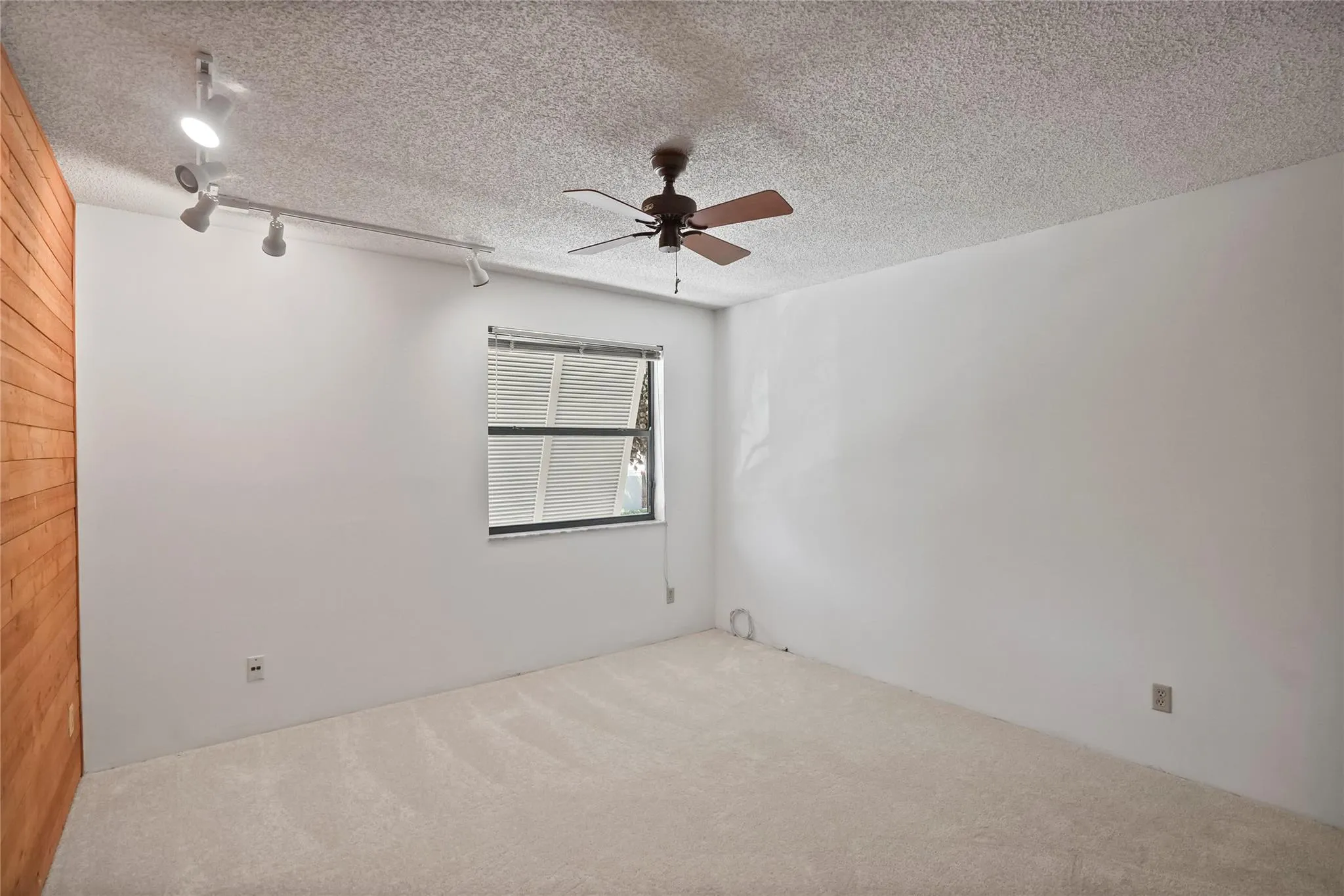 1111 Windward Dr