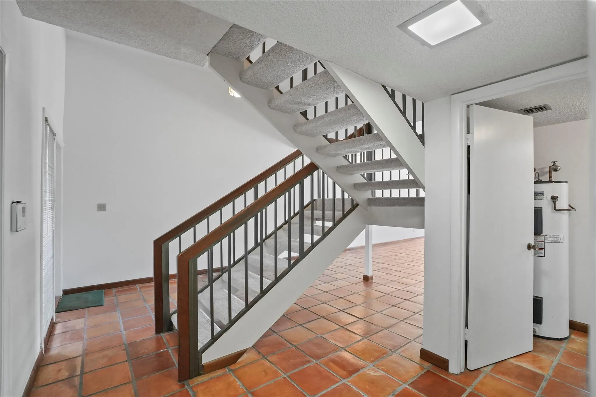 1111 Windward Dr