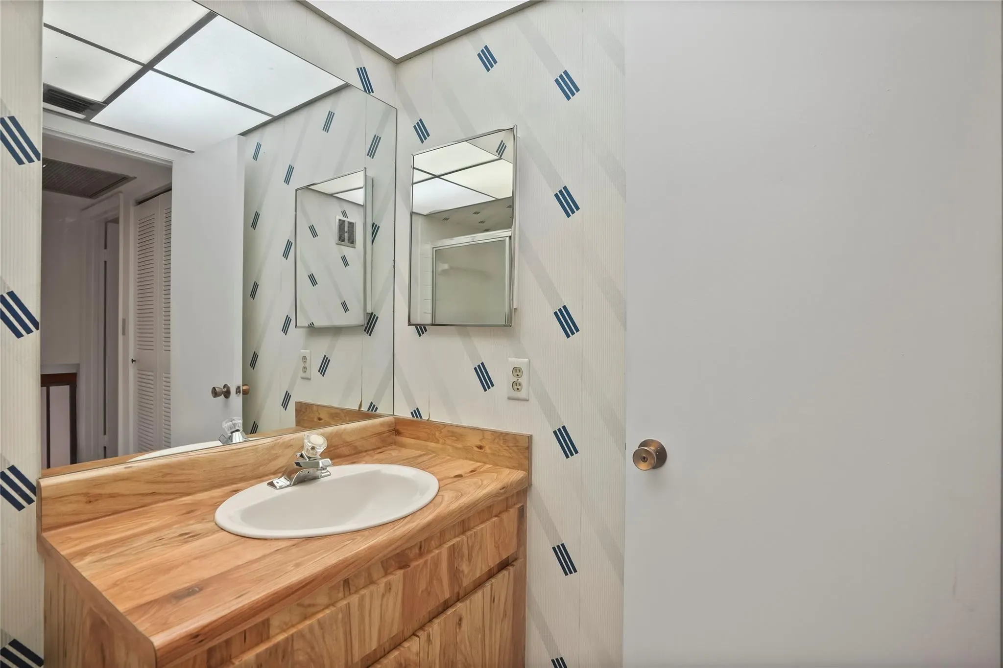 1111 Windward Dr