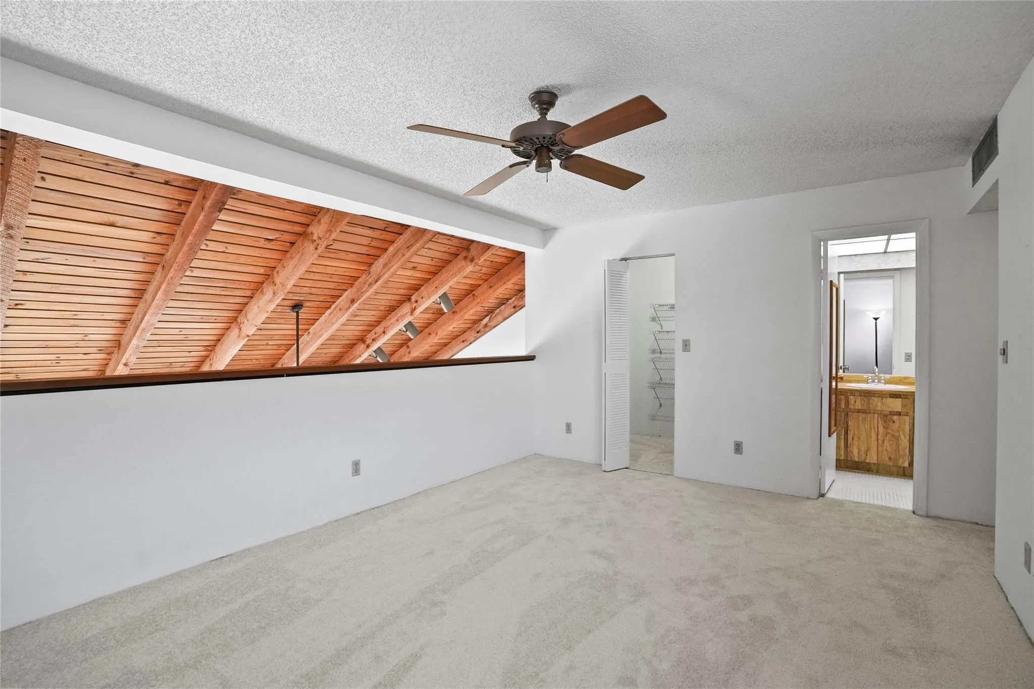 1111 Windward Dr