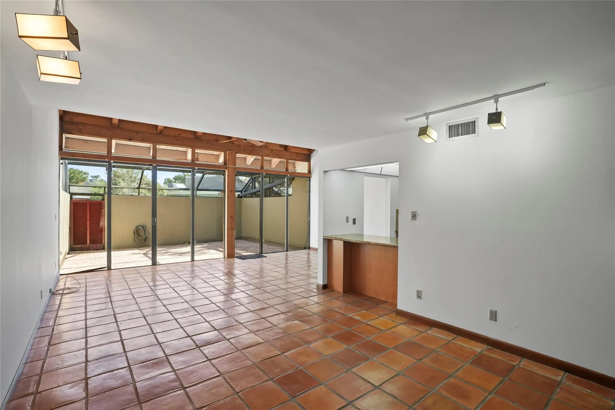 1111 Windward Dr