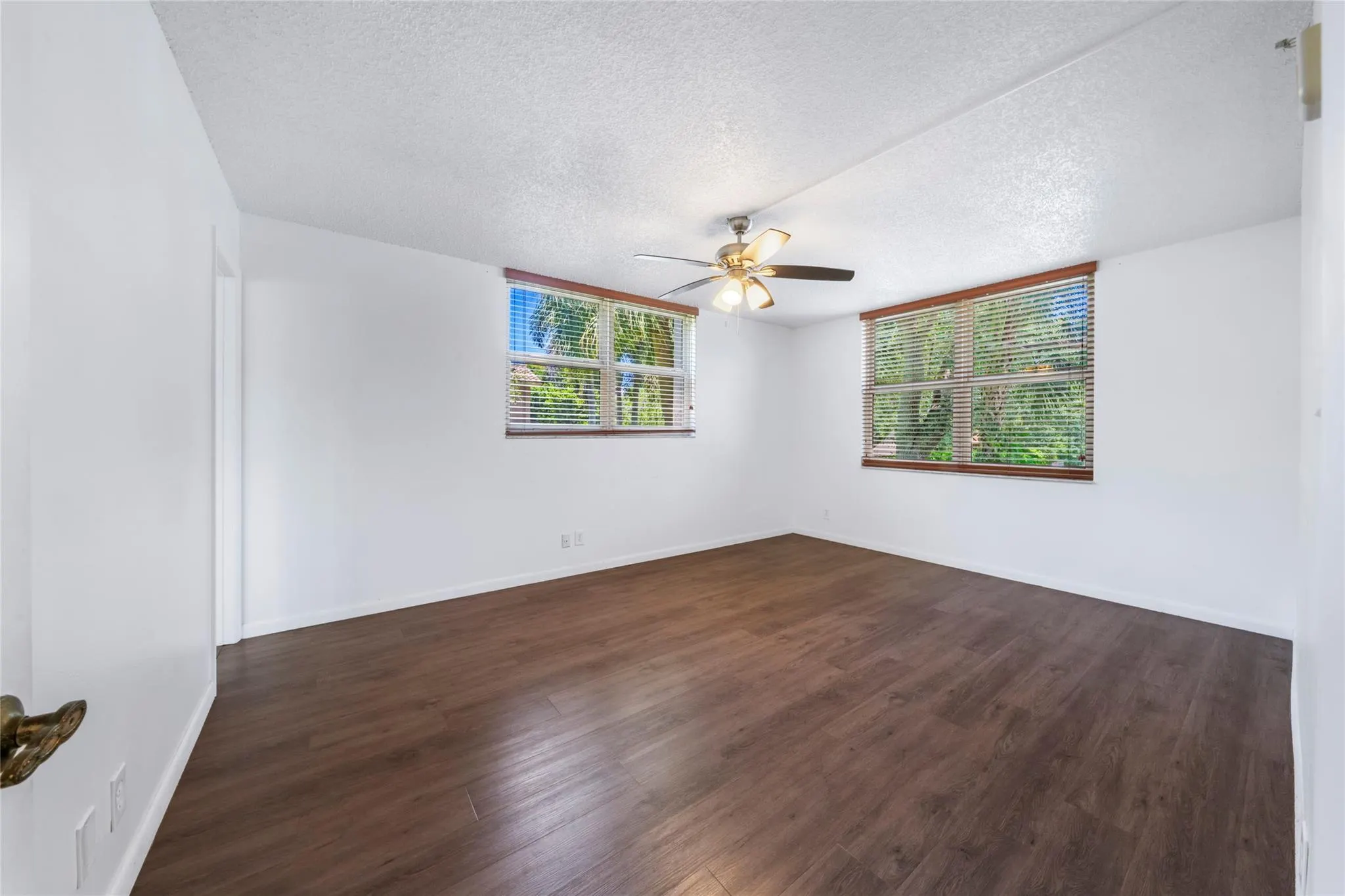 3150 W Rolling Hills Cir, #210