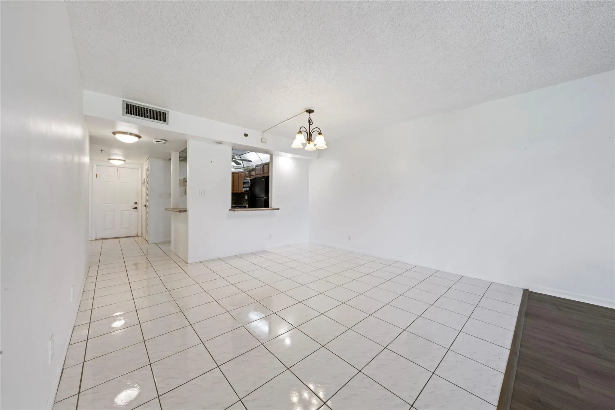 3150 W Rolling Hills Cir, #210
