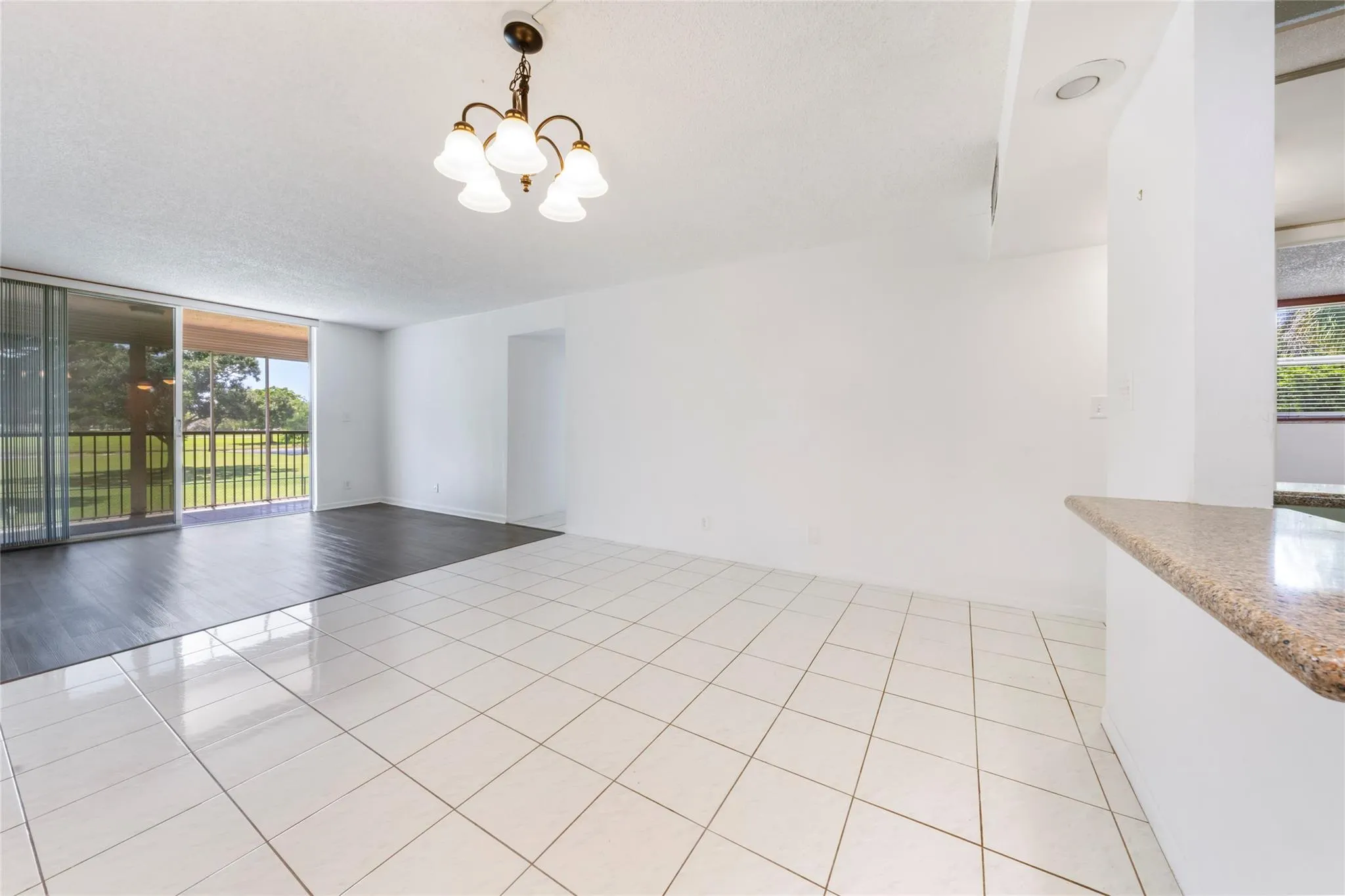 3150 W Rolling Hills Cir, #210
