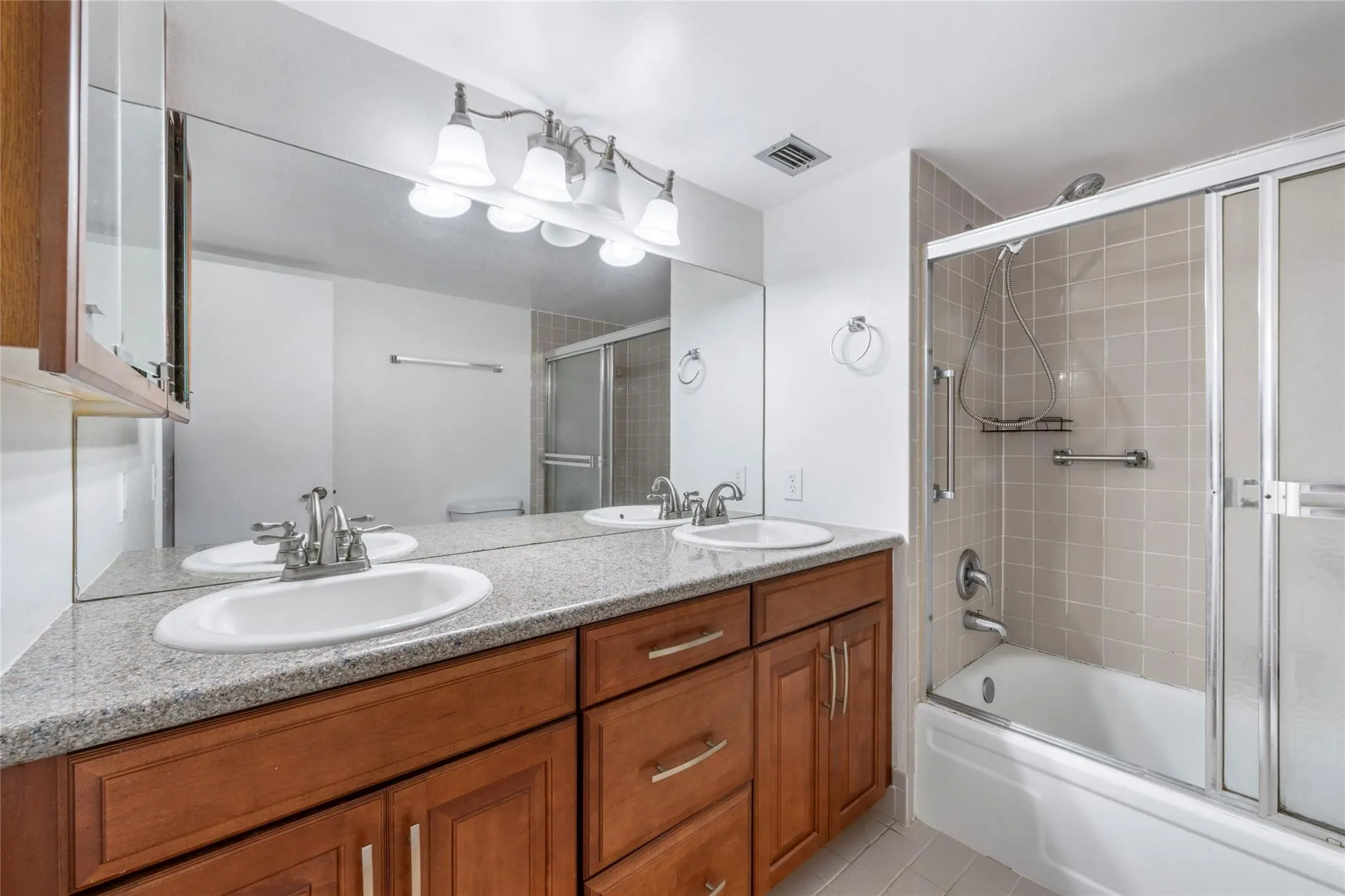 3150 W Rolling Hills Cir, #210