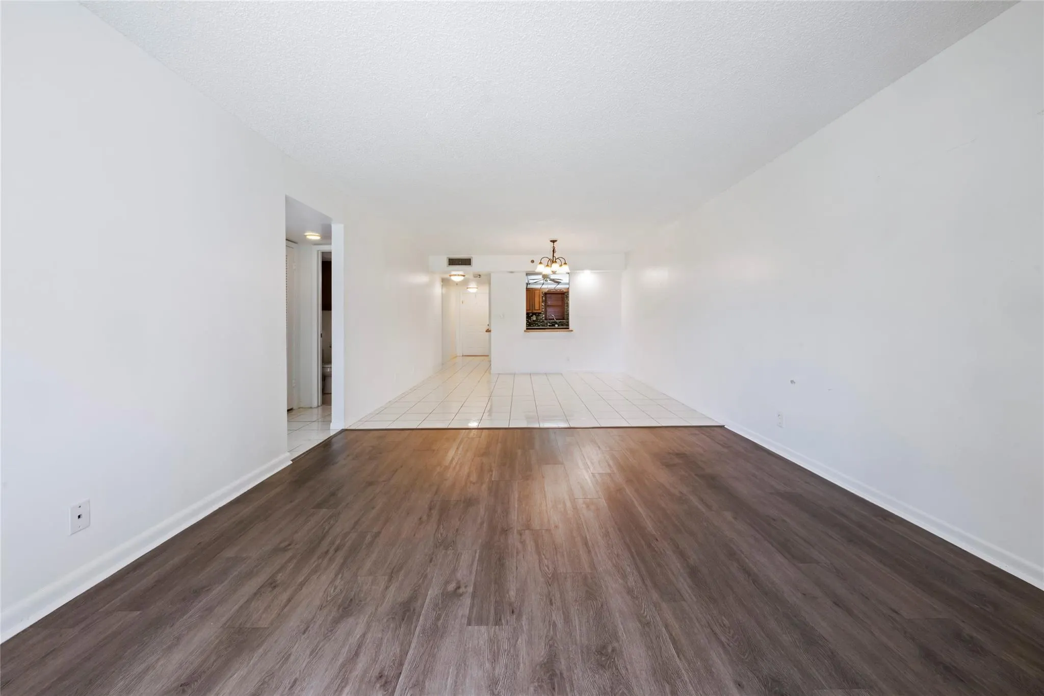 3150 W Rolling Hills Cir, #210